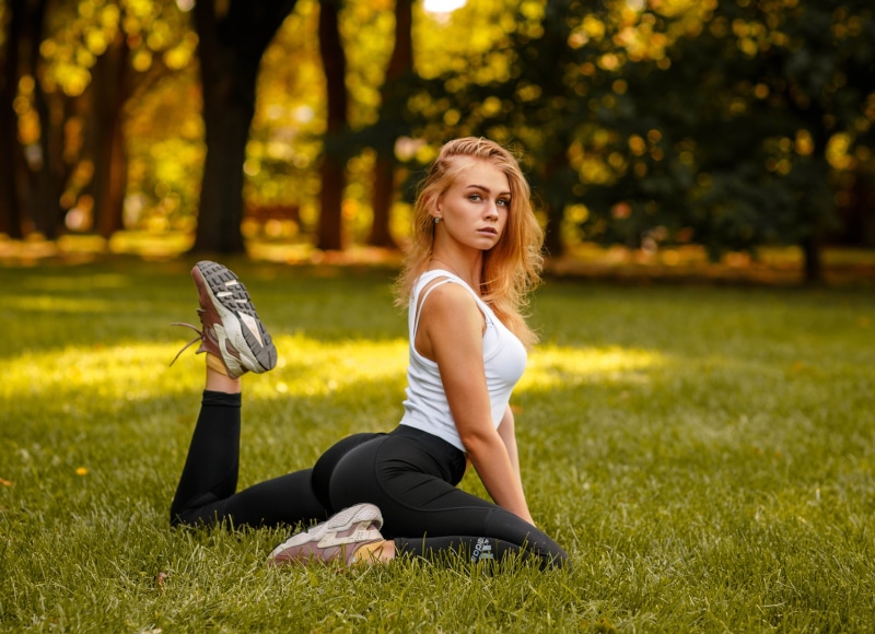 Fitness Bokeh Blonde Girl Pose Side Legs Athletic Shoe Hd