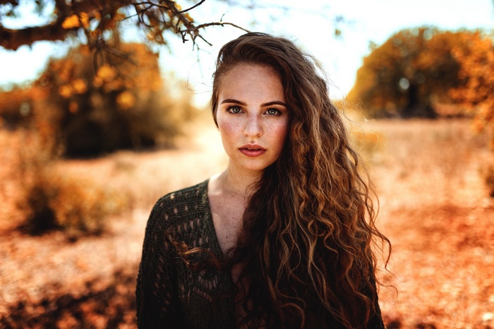 Miro Hofmann Portrait Brunette Women Outdoors Curly Hair Women No