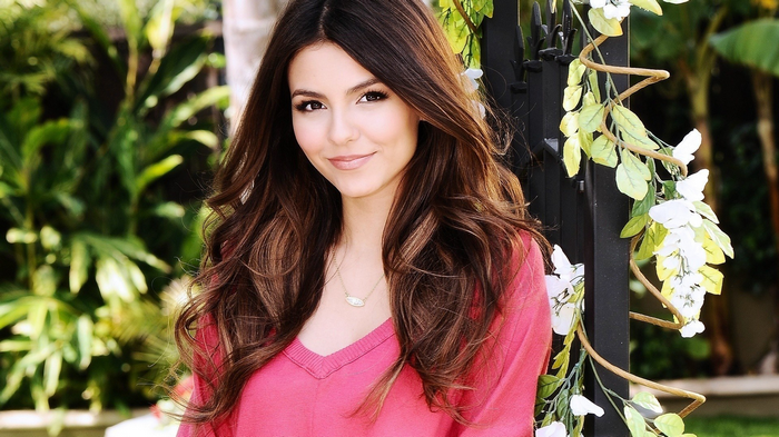 Brunette Looking At Viewer Portrait Victoria Justice Smiling