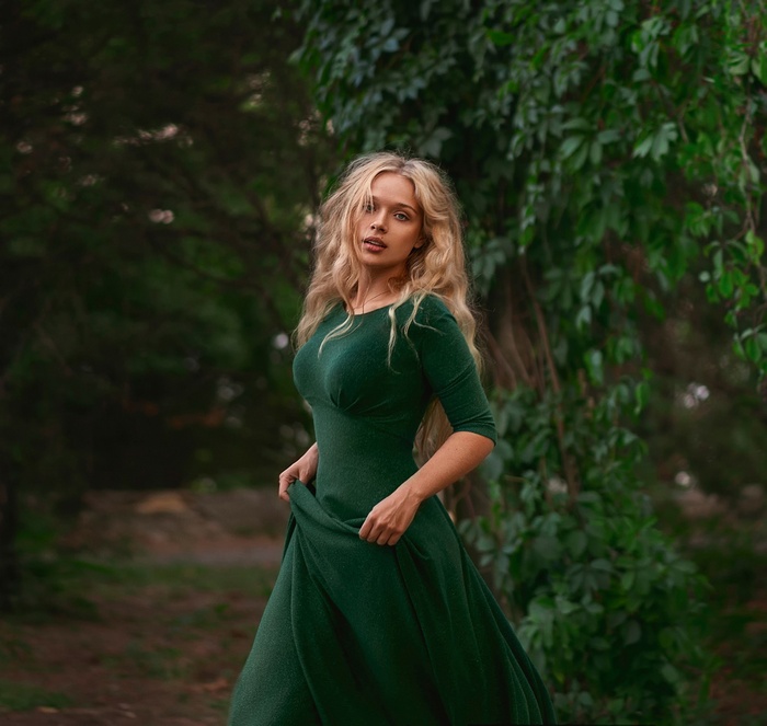 Blonde Women Women Outdoors Wavy Hair Long Hair Green Dress Model