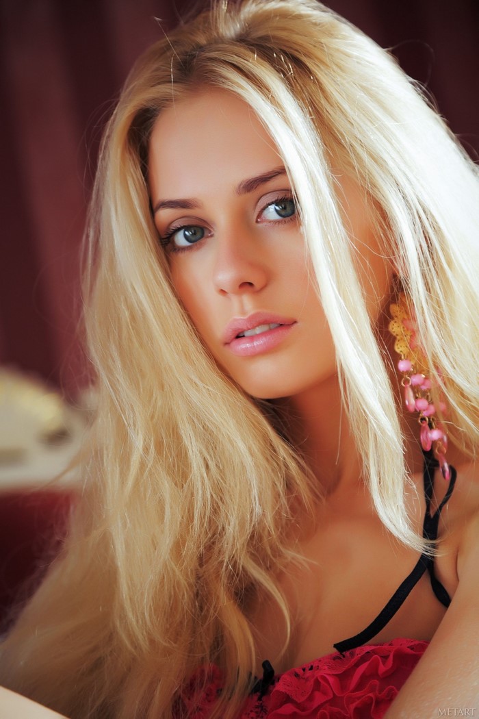 Women Blonde Long Hair Jennifer Mackay Blue Eyes Face Metart Magazine