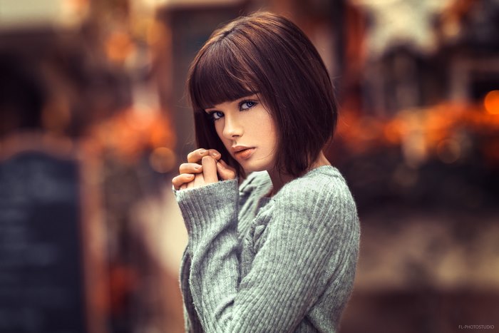 Marie Grippon Woman Brunette Model Blue Eyes Depth Of Field Short