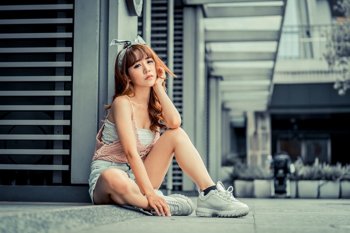 4K Asian Bokeh Sitting Legs Brown Haired Glance Beautiful HD