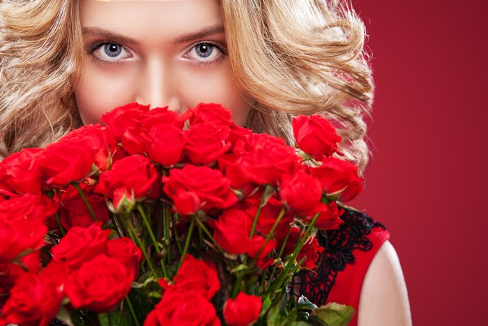 K K Mykhailo Orlov Bouquets Roses Blonde Girl Glance Model Hd