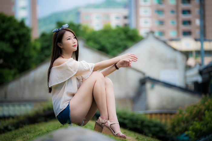 4K Asian Bokeh Brown Haired Hands Legs Sitting HD Wallpaper