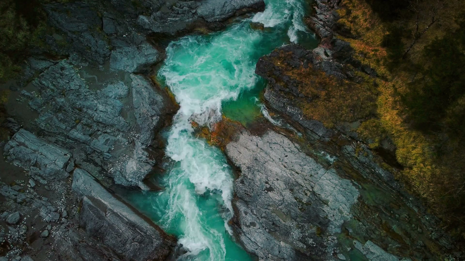 Mountain River Live Wallpaper