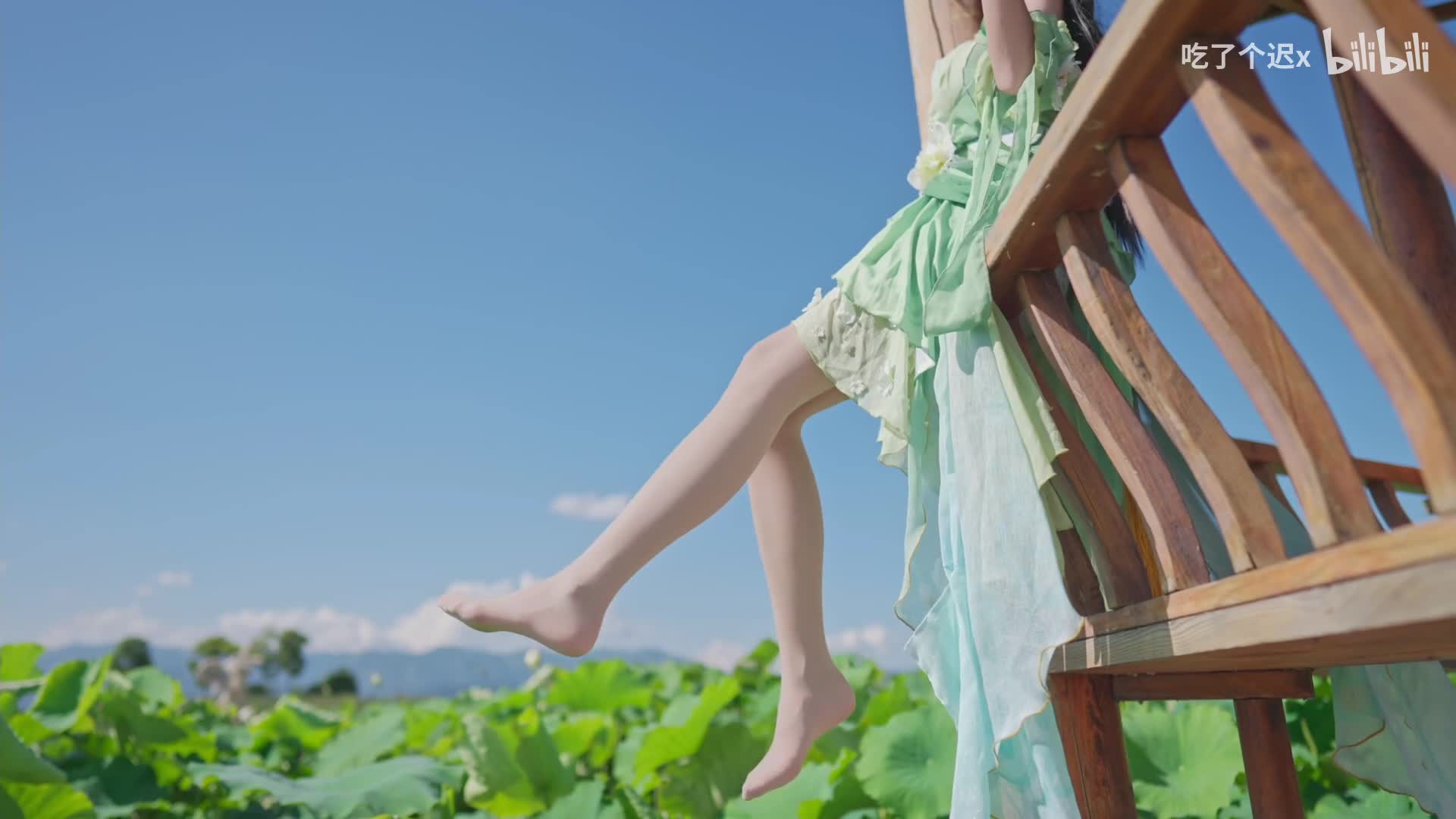 Animated Girl With Rattle In Lotus Garden Live Wallpaper