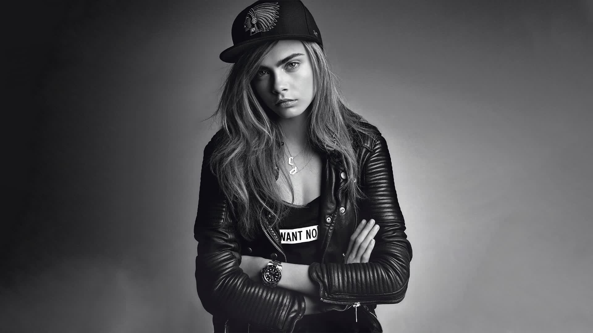 Cara Delevingne in the smoke Live Wallpaper