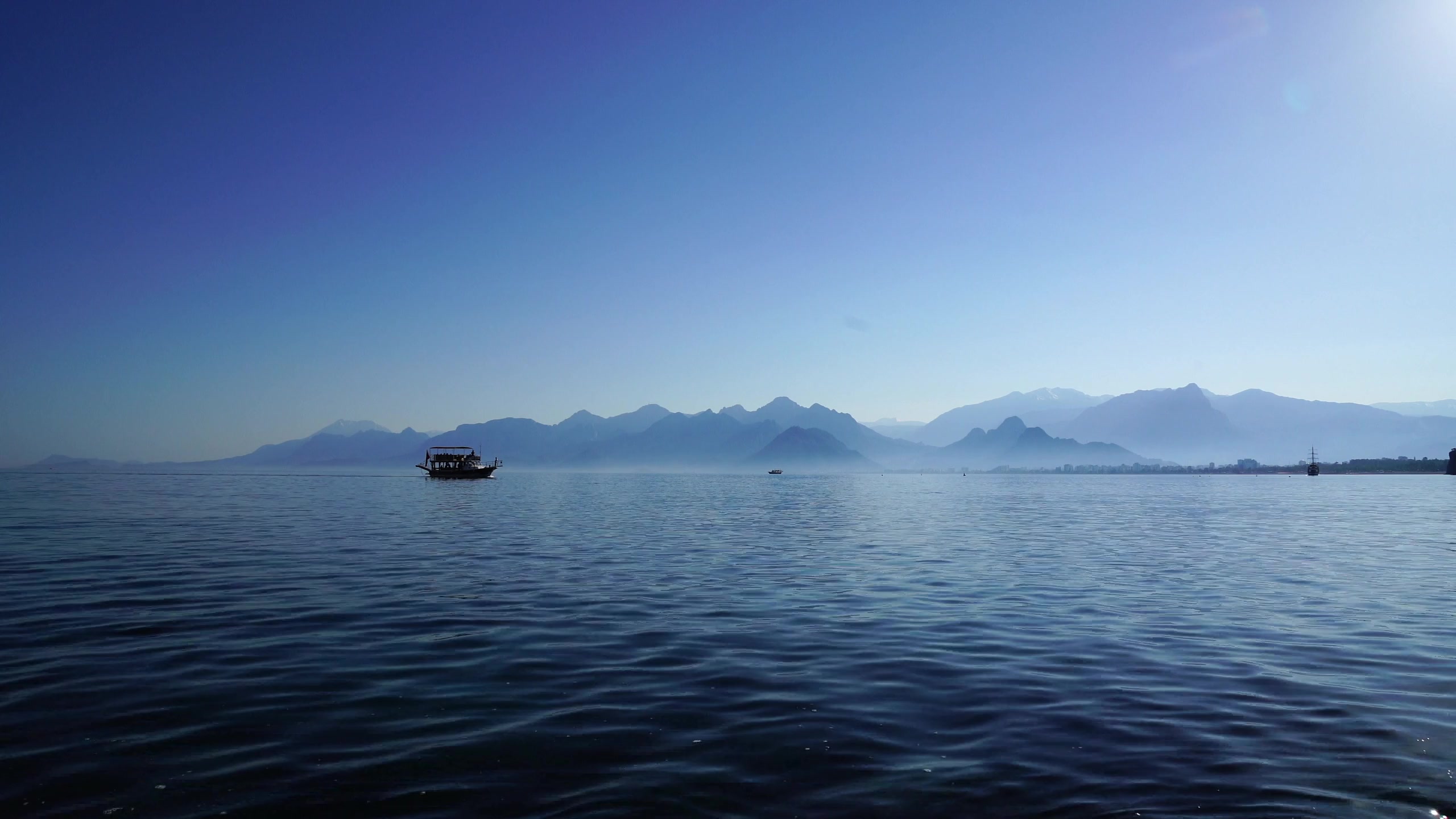 Boat Ocean Live Wallpaper