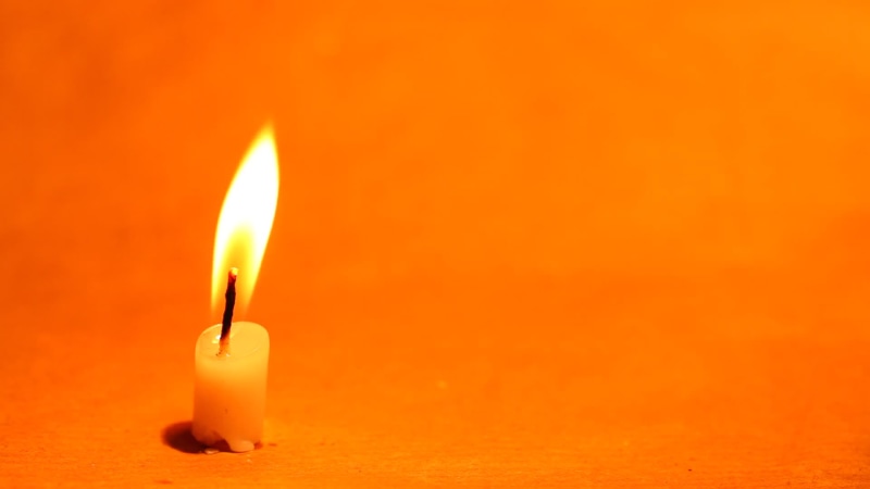 Candle On A Desktop Live Wallpaper