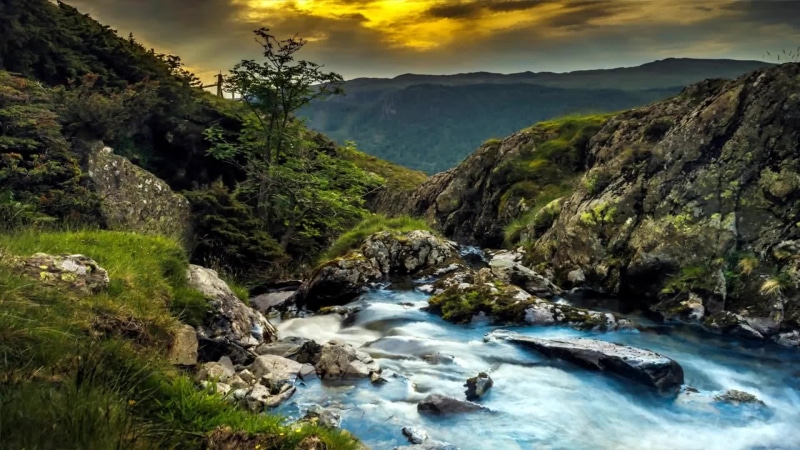 Mountain River at Sunset Live Wallpaper