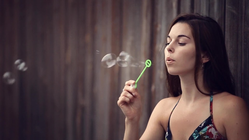 Cute Brunette and Soap Bubbles Live Wallpaper