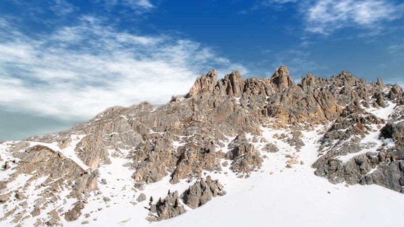 Snow mountain under the clouds Live Wallpaper
