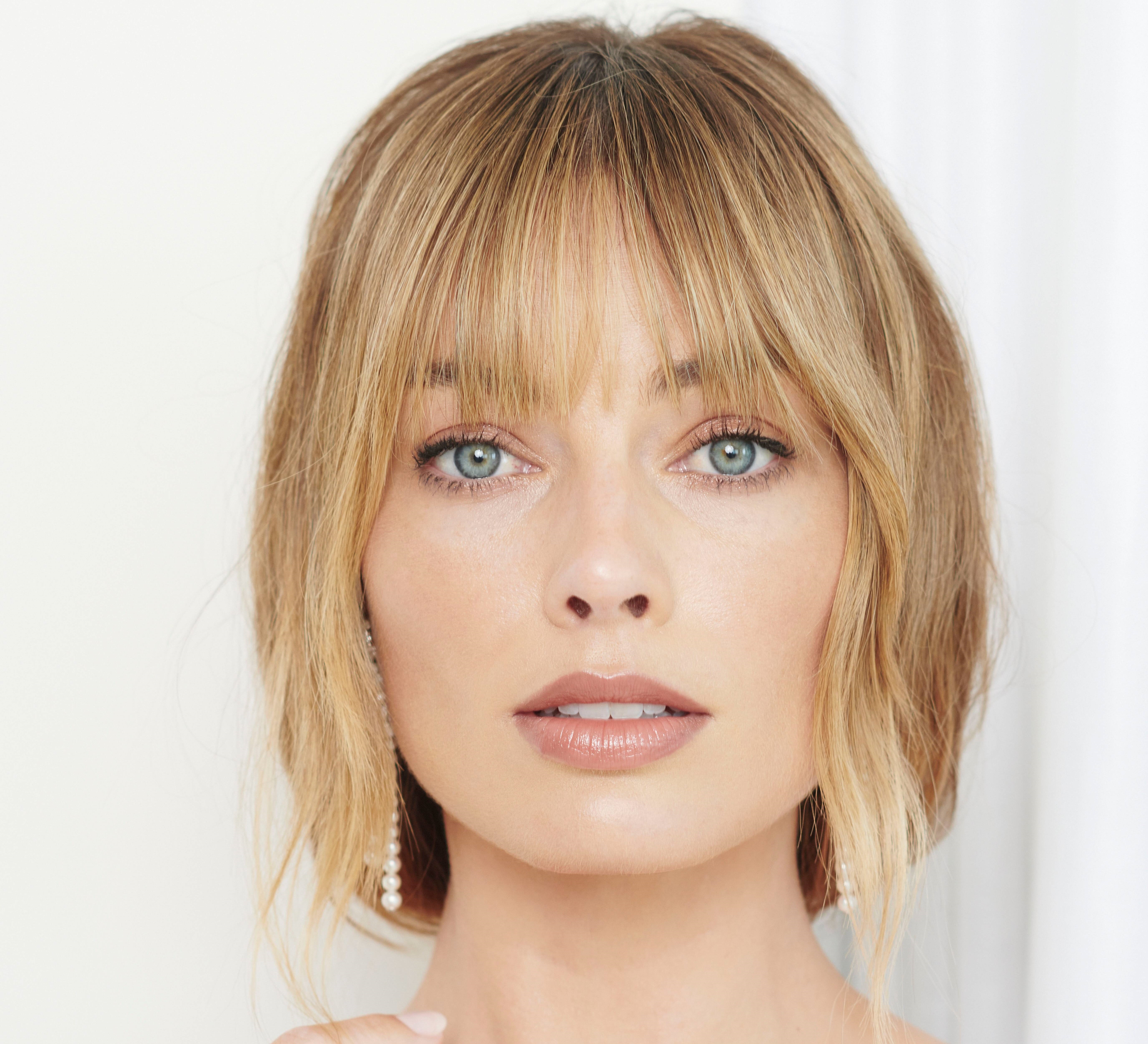 Margot Robbie HD Wallpaper