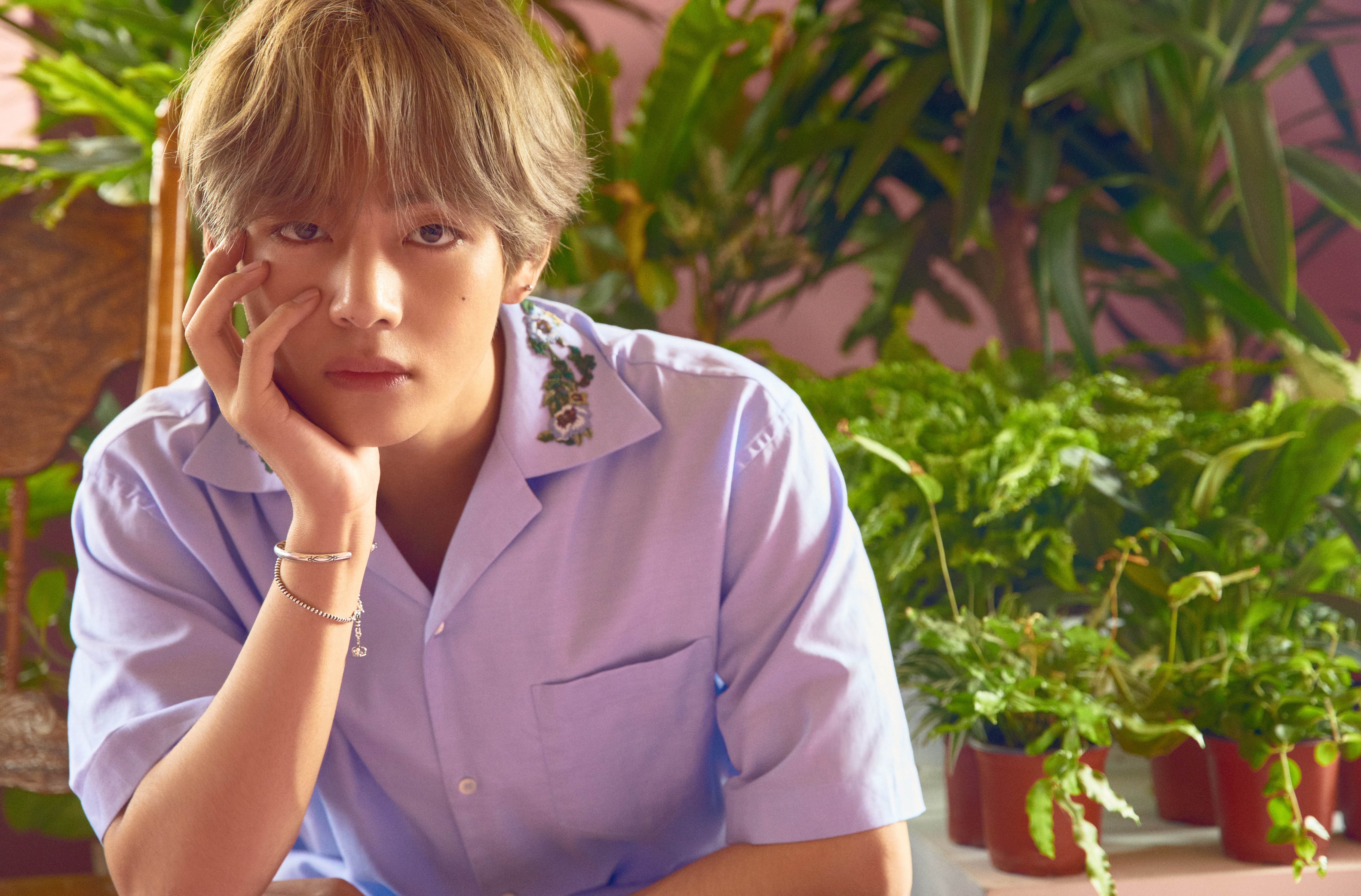 V from BTS 4K HD Wallpaper