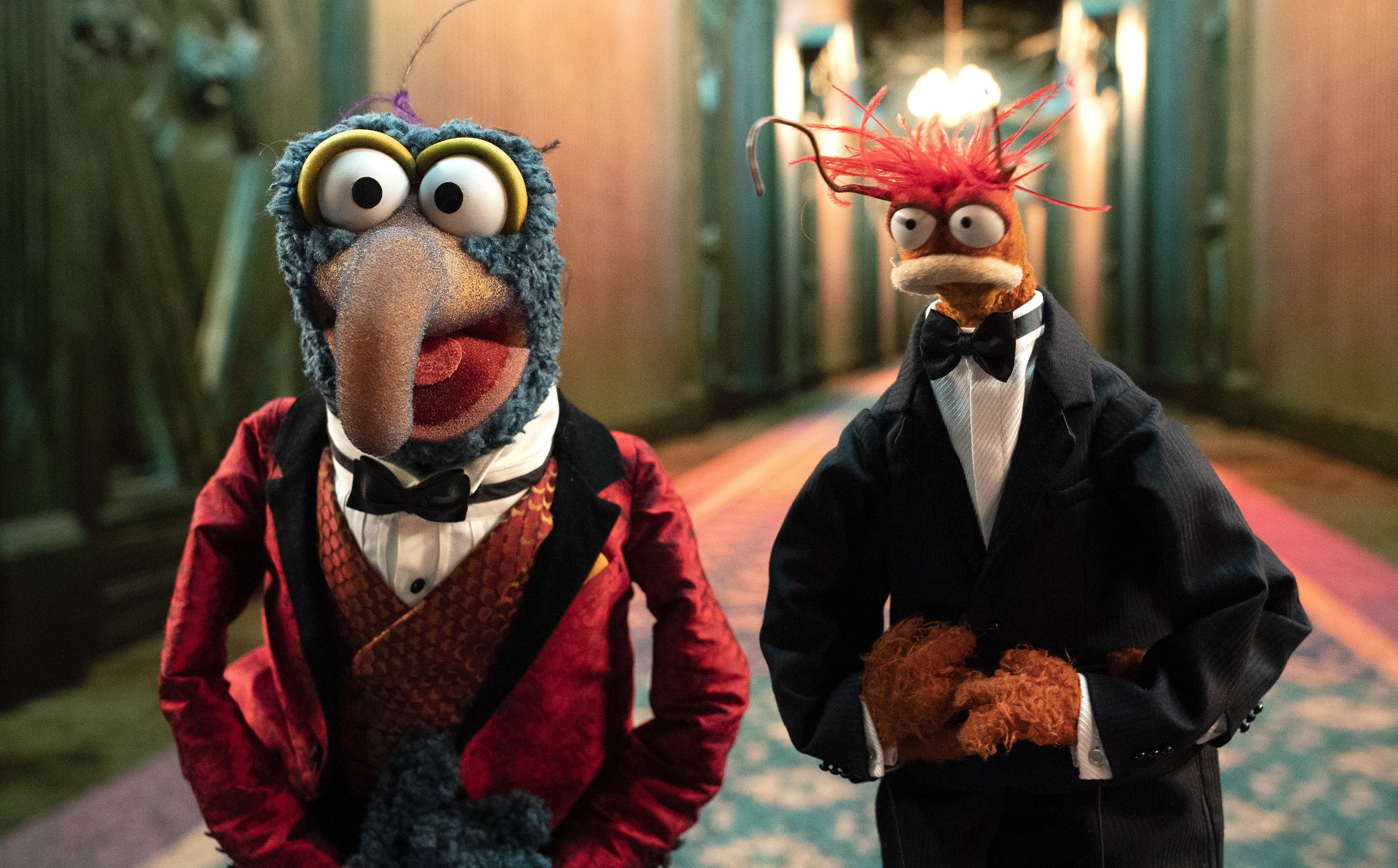 Gonzo and Pepé the King Prawn from Muppets Haunted Mansion HD Wallpaper