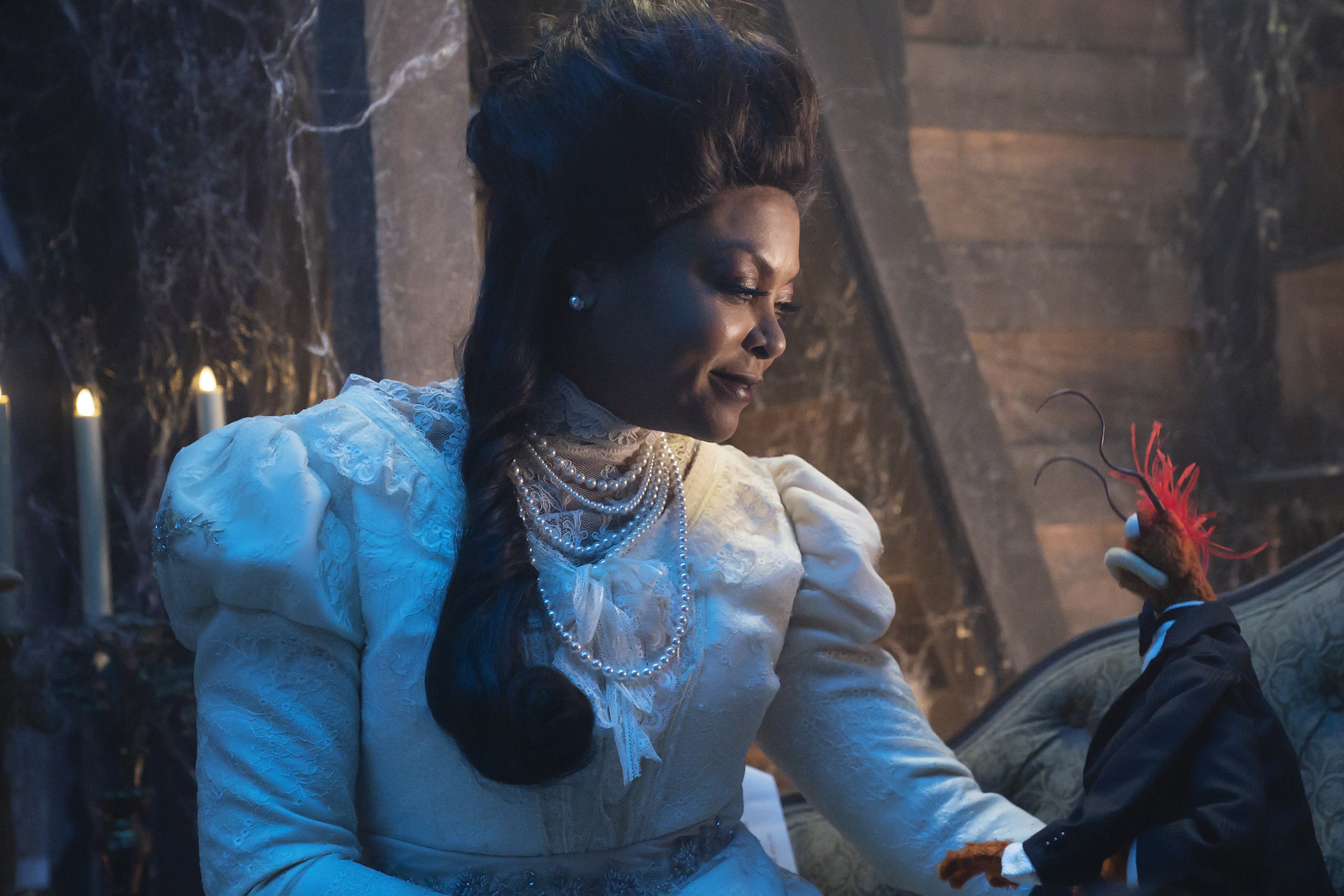 Taraji P. Henson and Pepé the King Prawn in Muppets Haunted Mansion HD Wallpaper