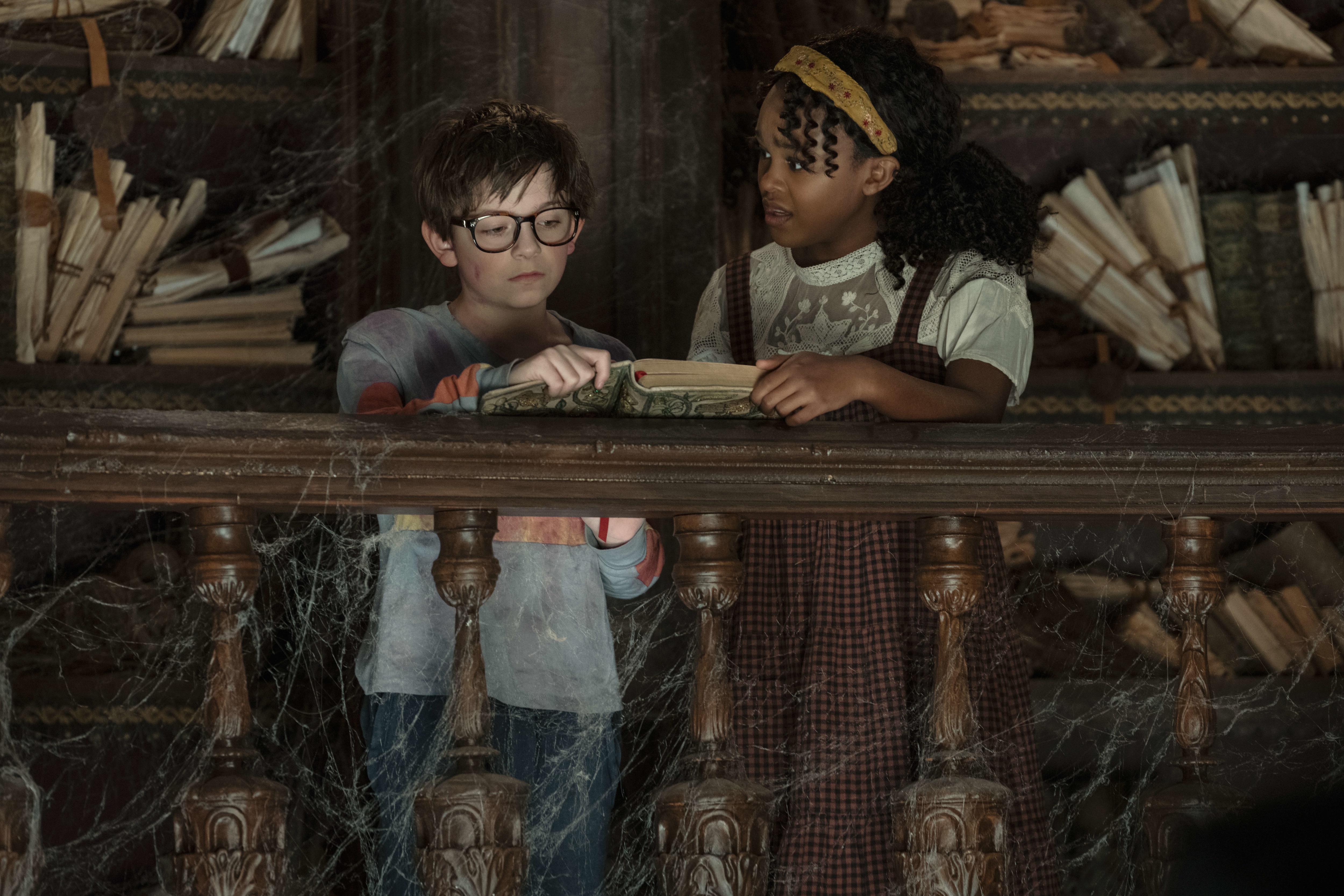 Nightbooks 4K: Winslow Fegley and Lidya Jewett HD Wallpaper