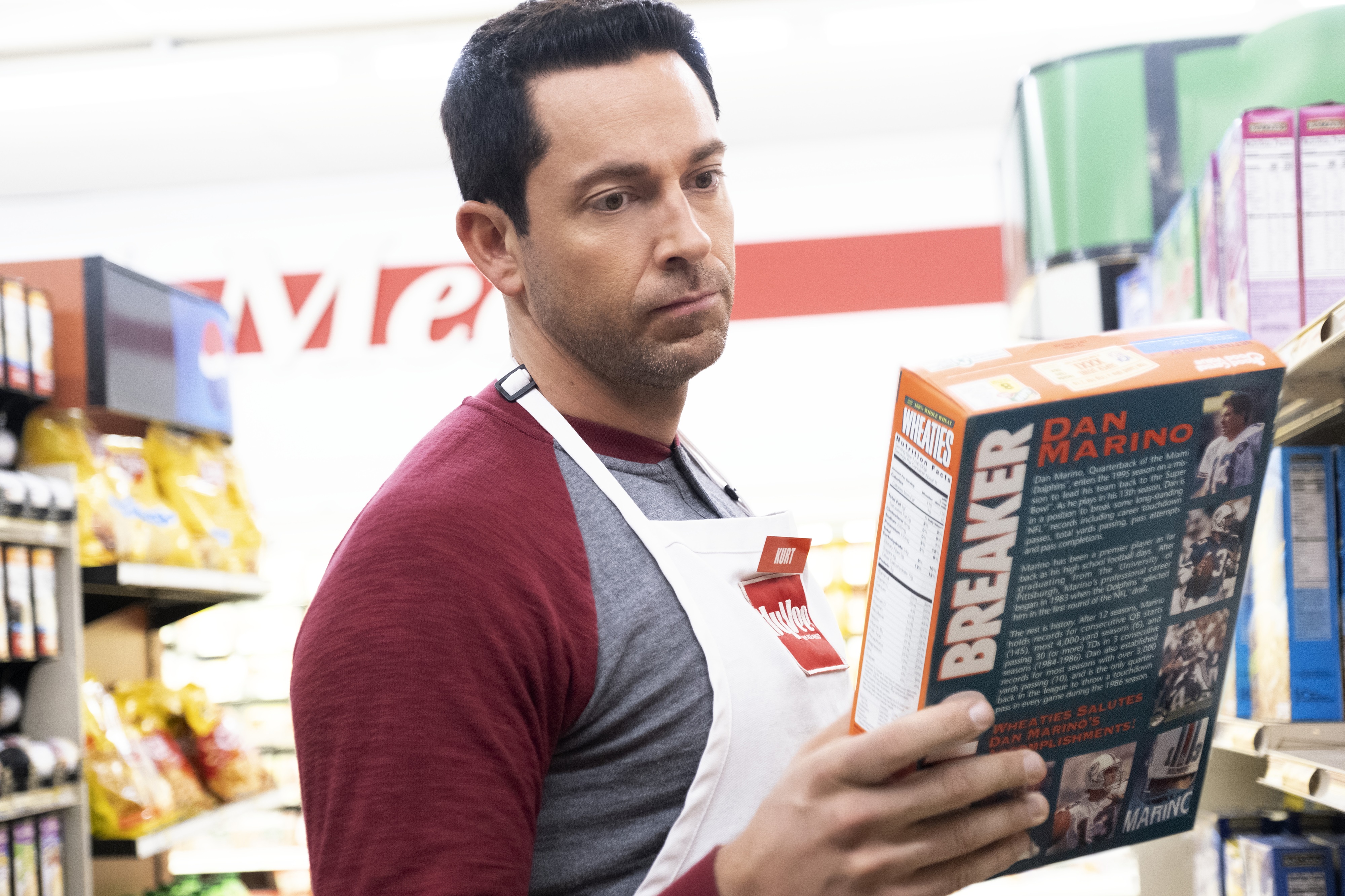 Zachary Levi as Kurt Warner in American Underdog HD Wallpaper
