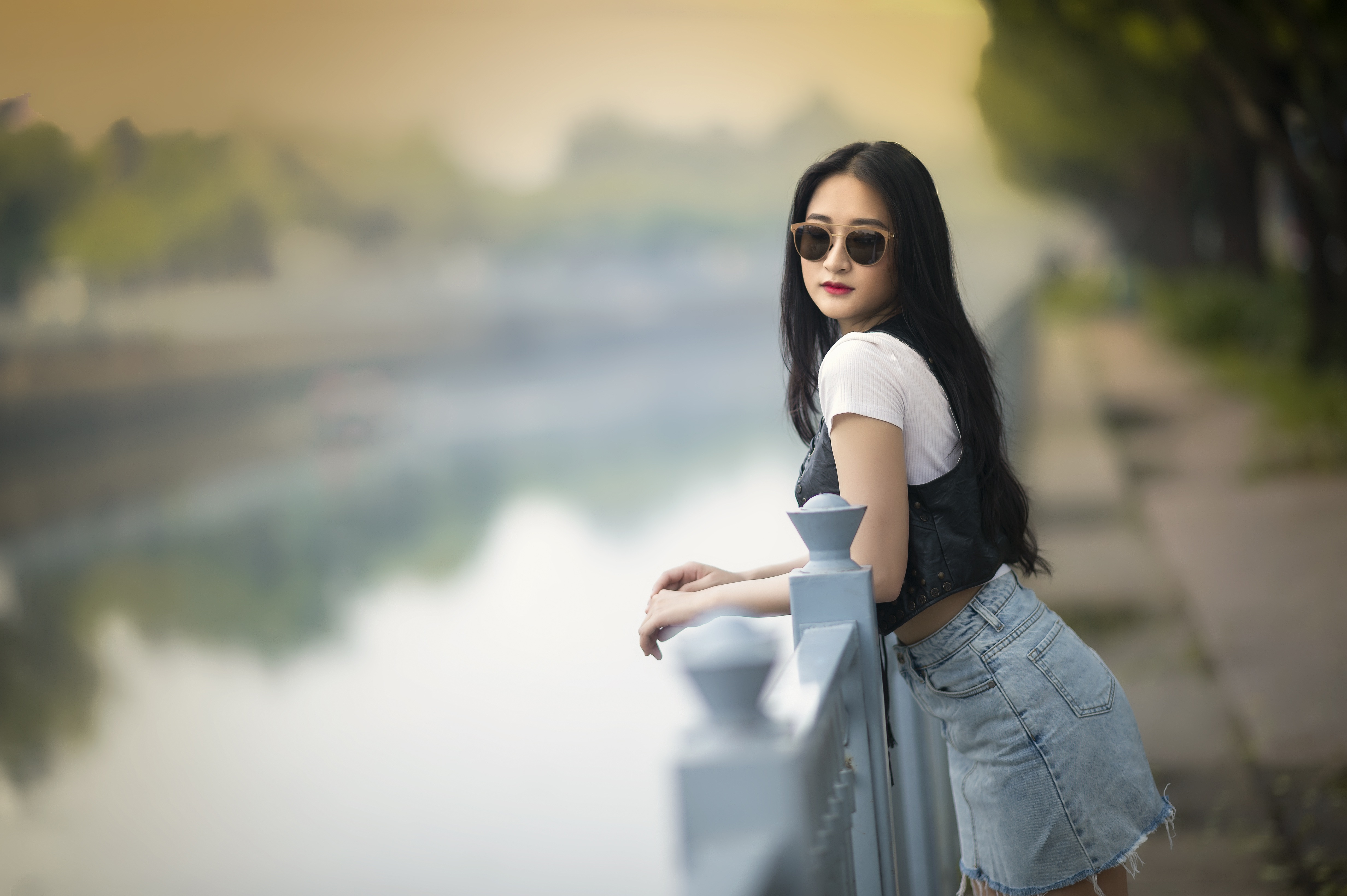 Asian woman with black hair wearing sunglasses HD Wallpaper