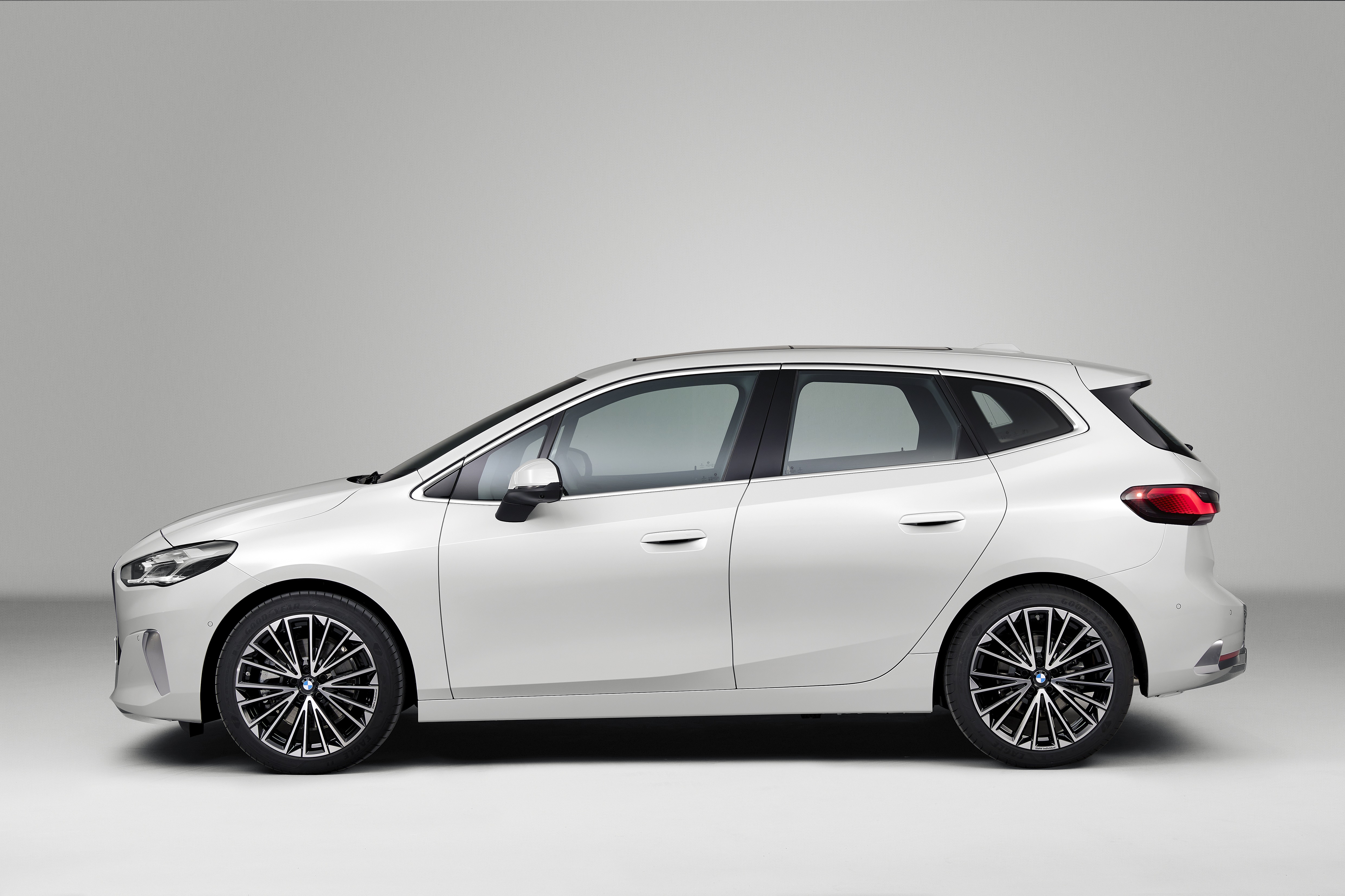 BMW 223i Active Tourer Luxury Line HD Wallpaper
