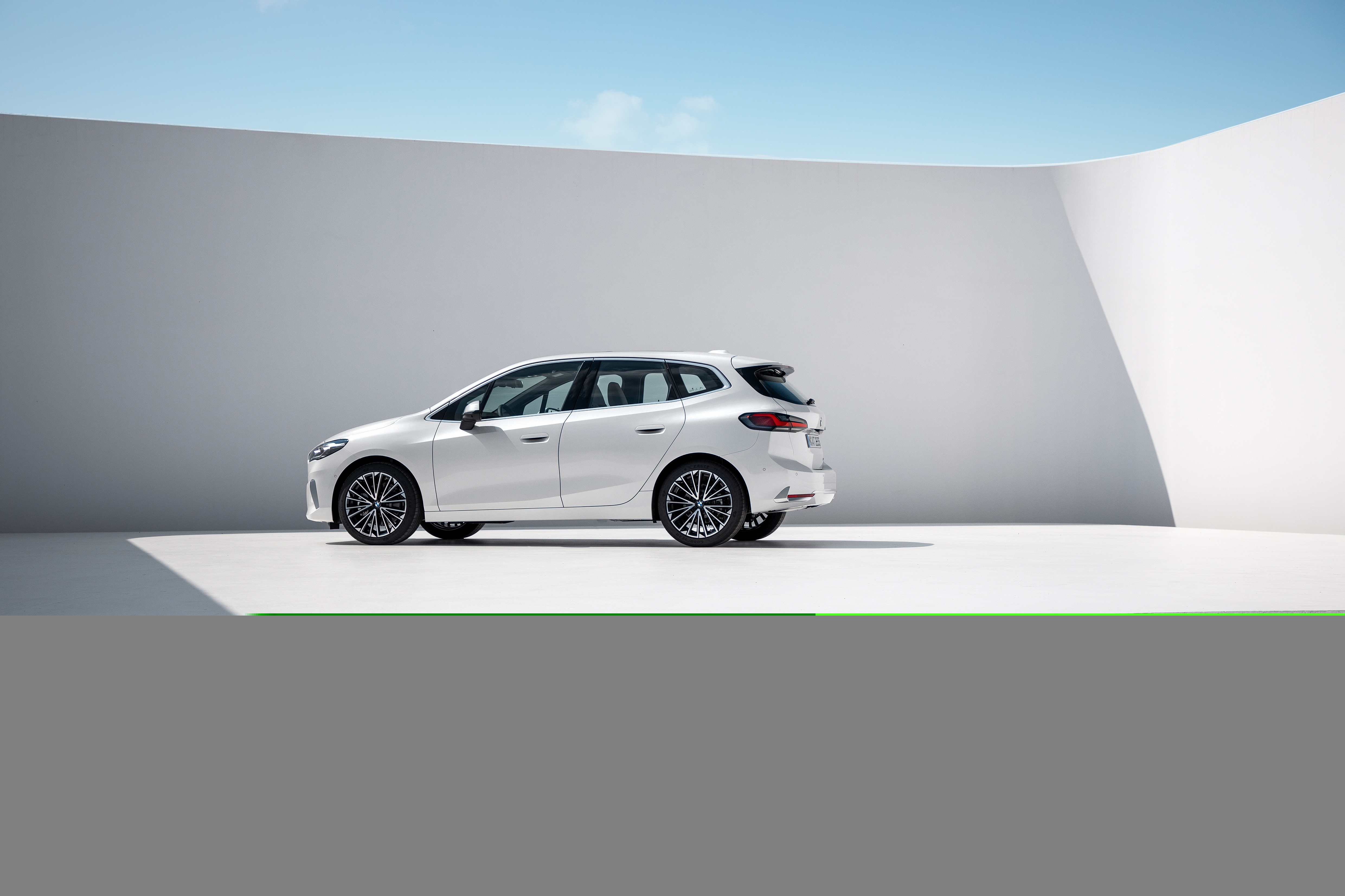 BMW 223i Active Tourer Luxury Line HD Wallpaper