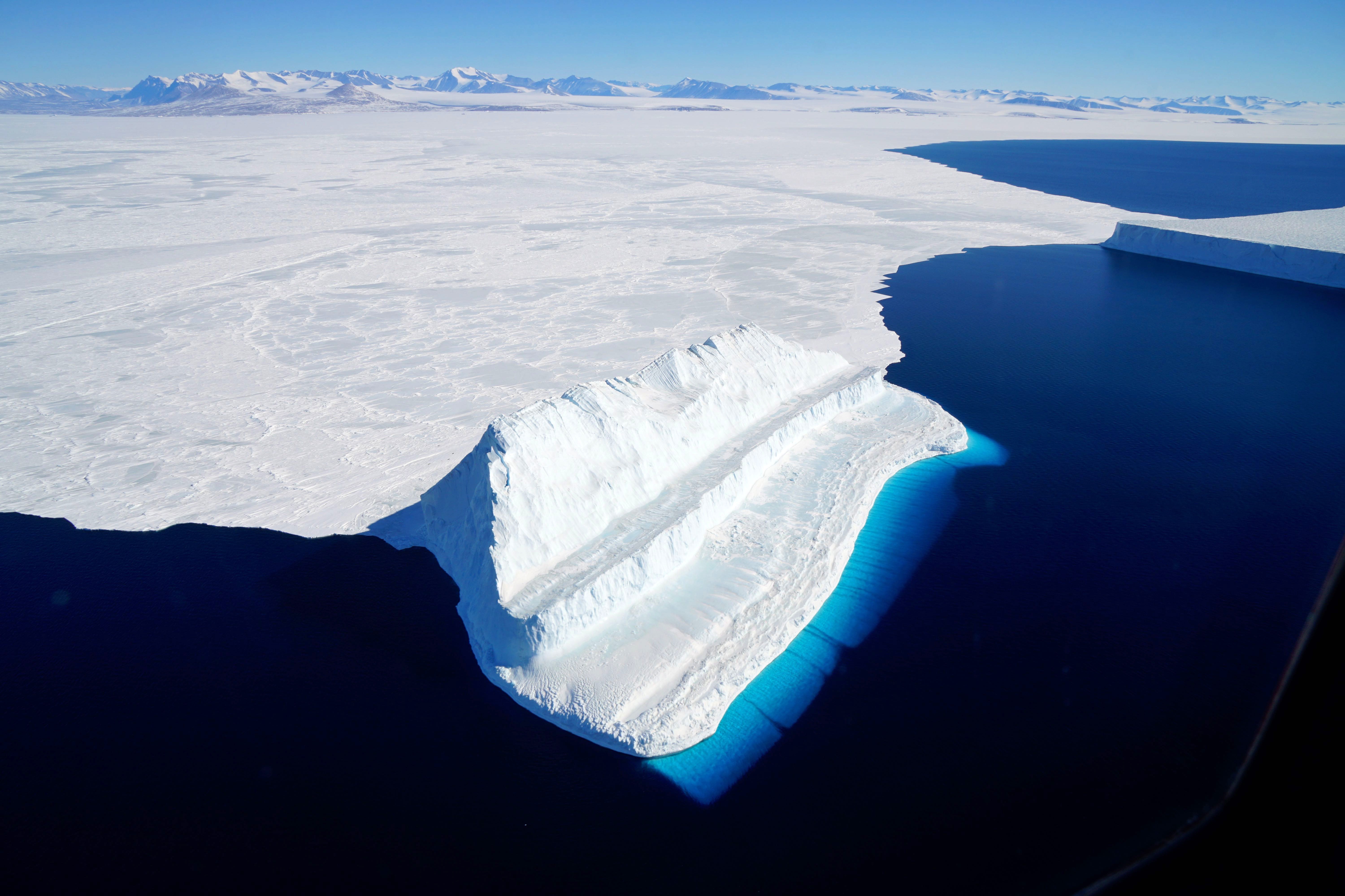 Iceberg in Victoria Land, Antarctica HD Wallpaper