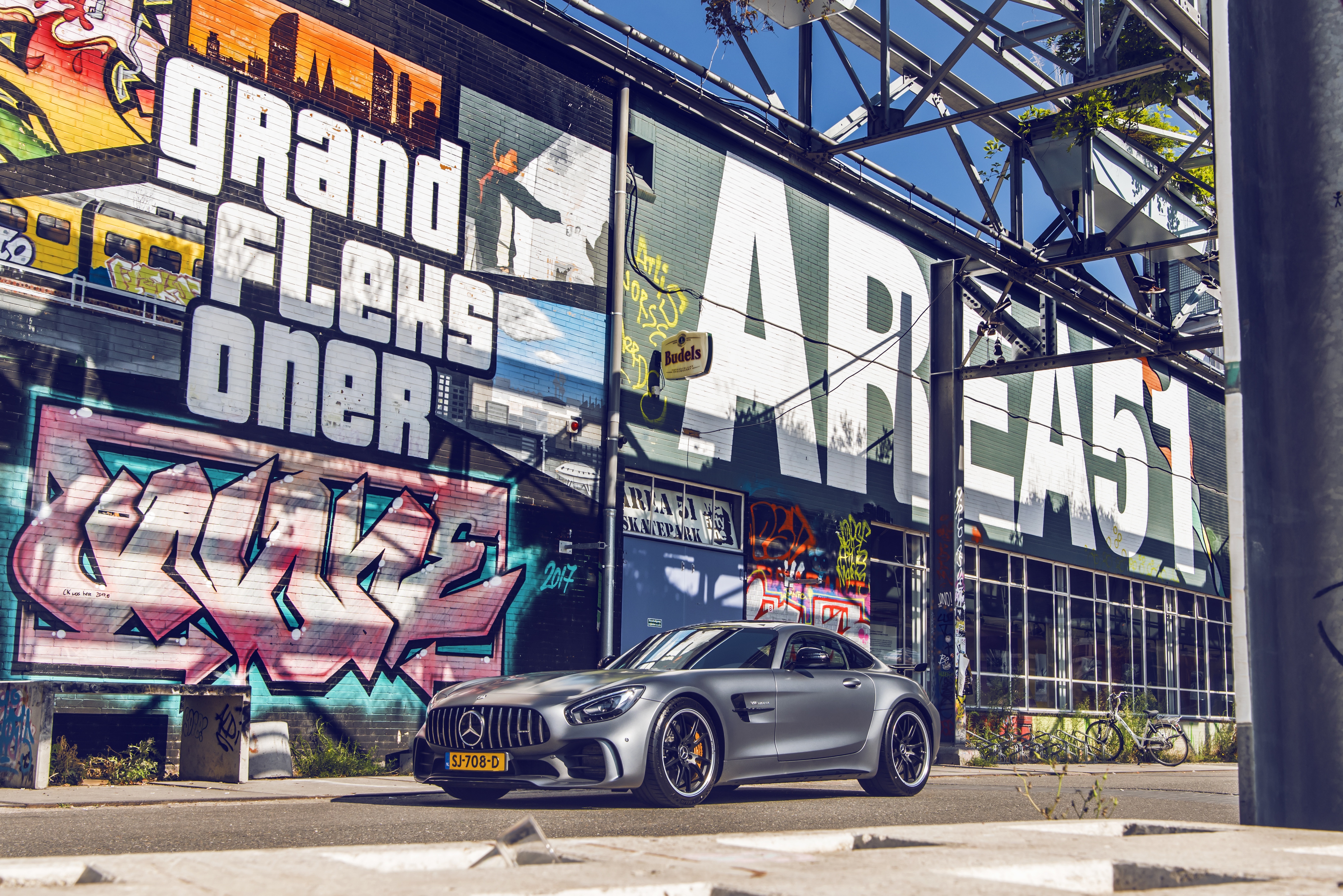 Mercedes-AMG GT S with graffiti wall HD Wallpaper