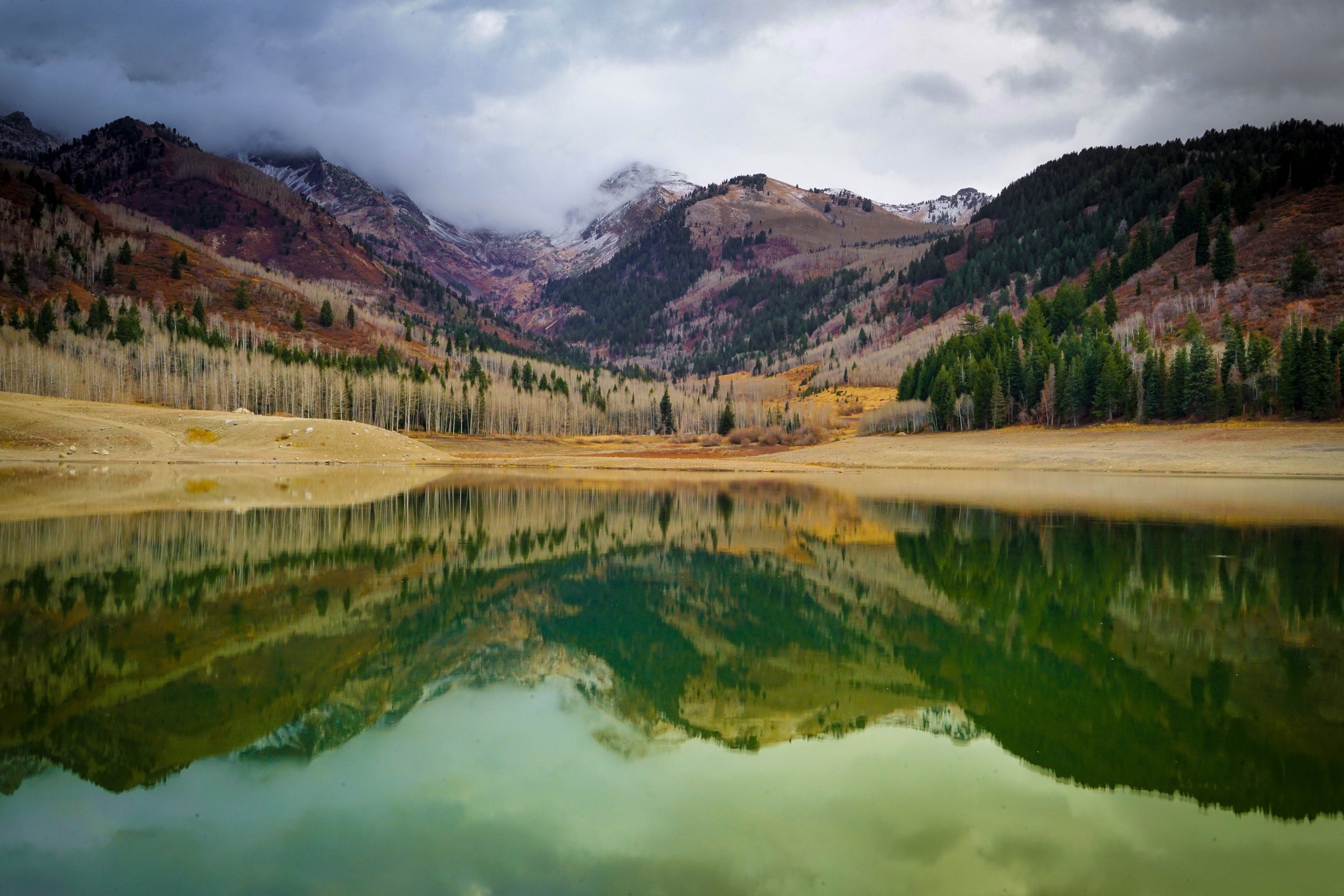 Silver Lake reservoir with mountains and reflections HD Wallpaper