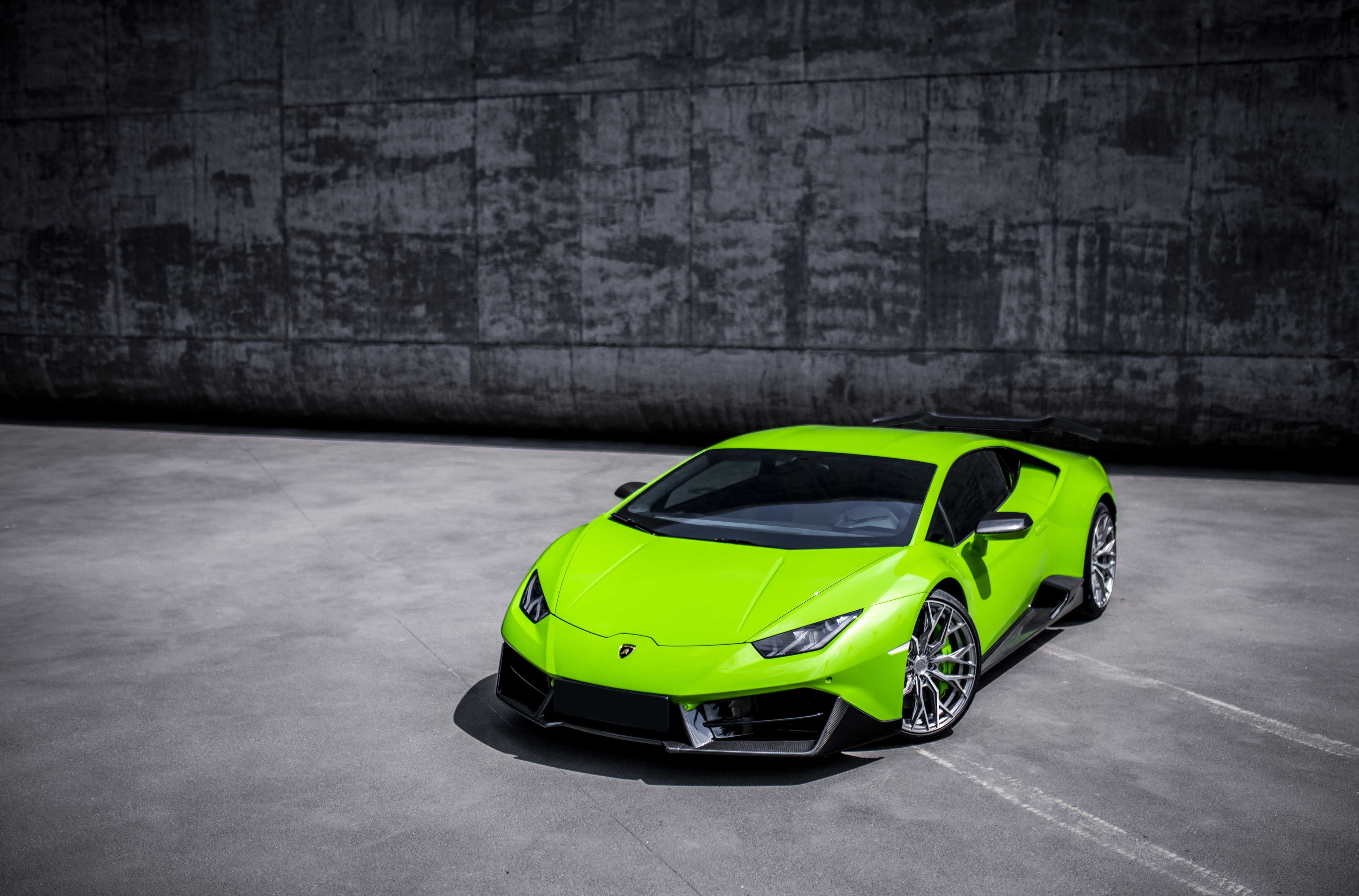 Green Lamborghini Huracán 4K HD Wallpaper