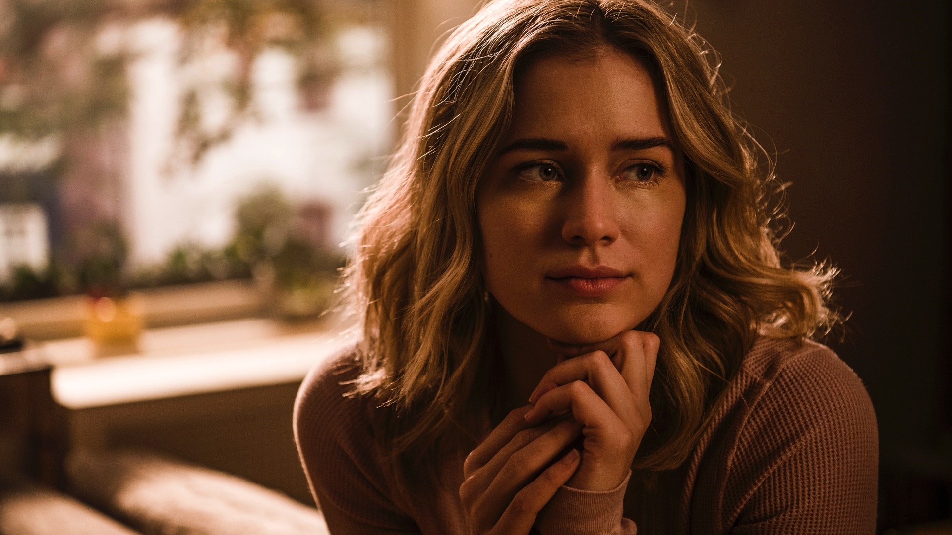 Elizabeth Lail from YOU HD Wallpaper