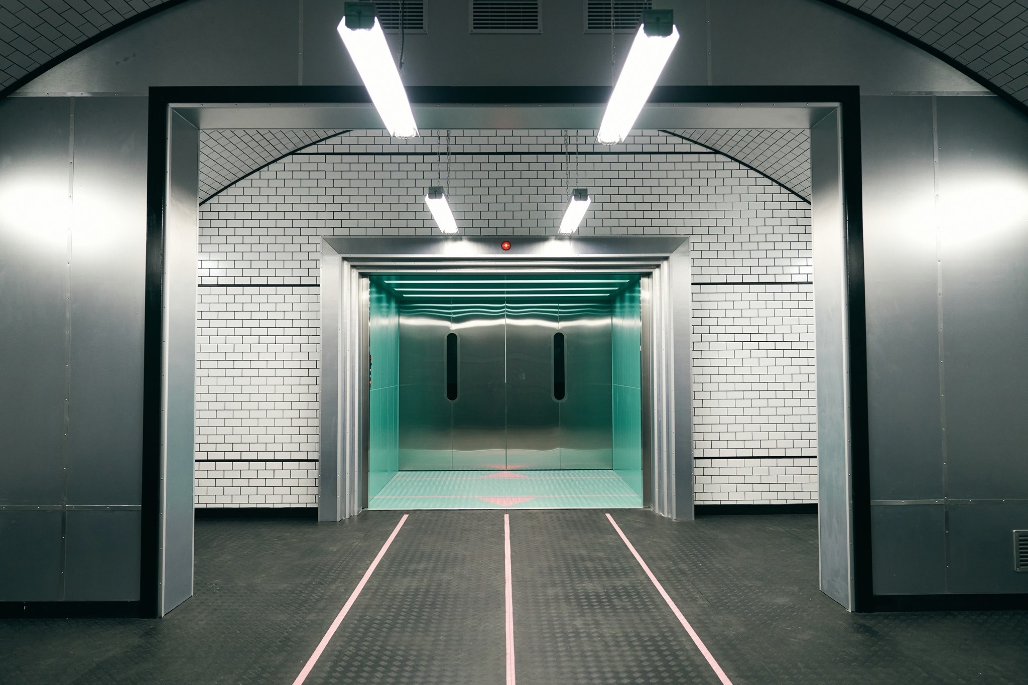 Elevator in a subway station HD Wallpaper