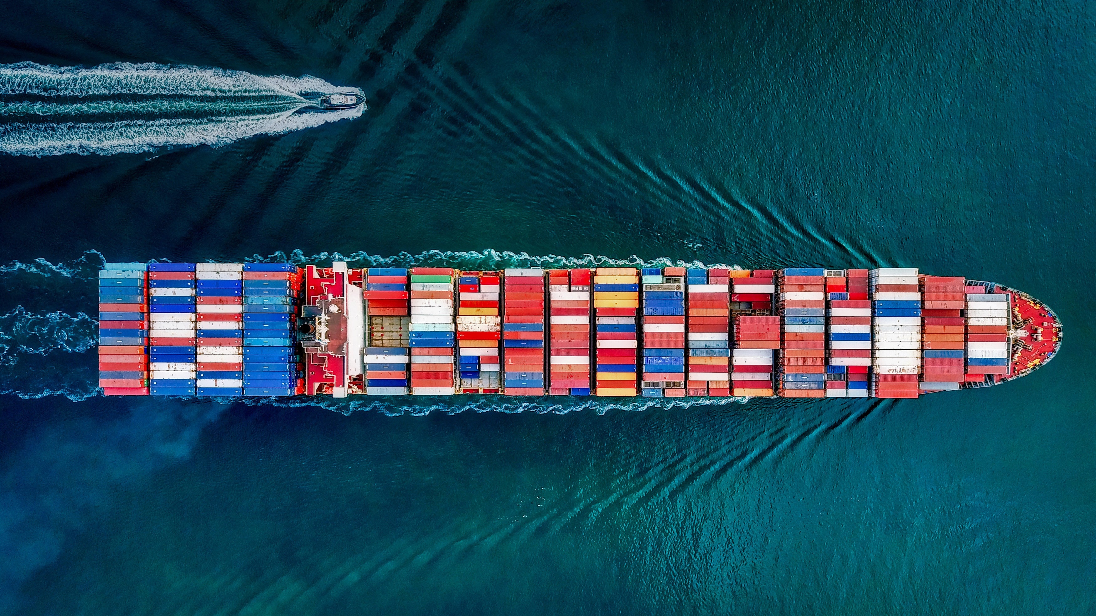 Container ship in San Pedro, California HD Wallpaper