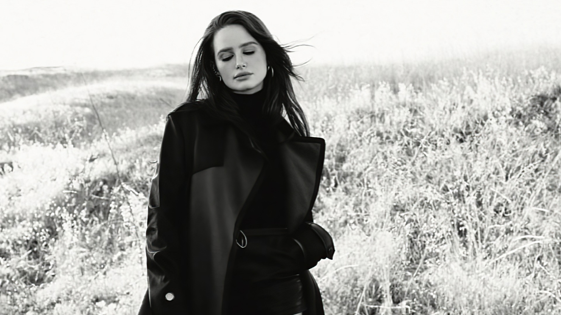 Madelaine Petsch in Black and White HD Wallpaper