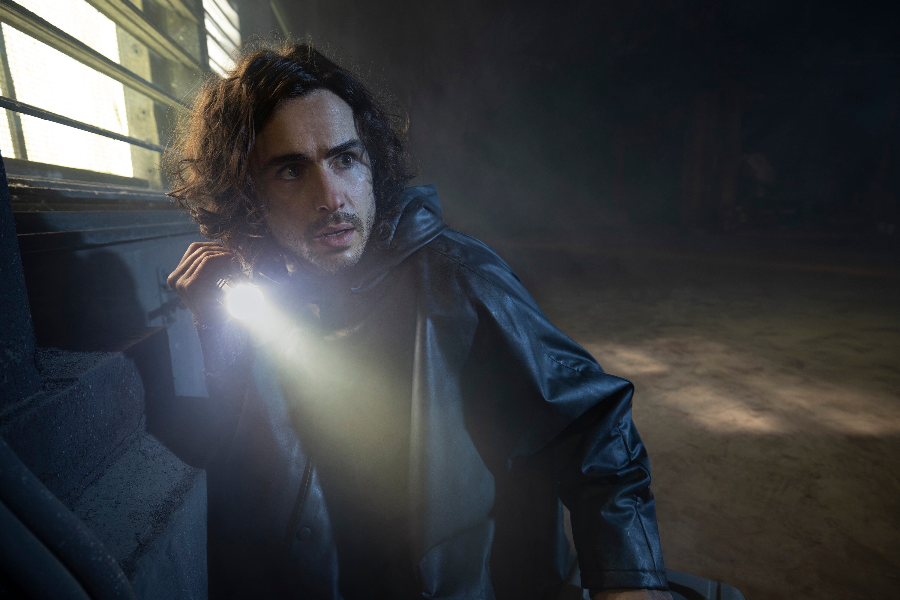 Ben Schnetzer in Y: The Last Man HD Wallpaper