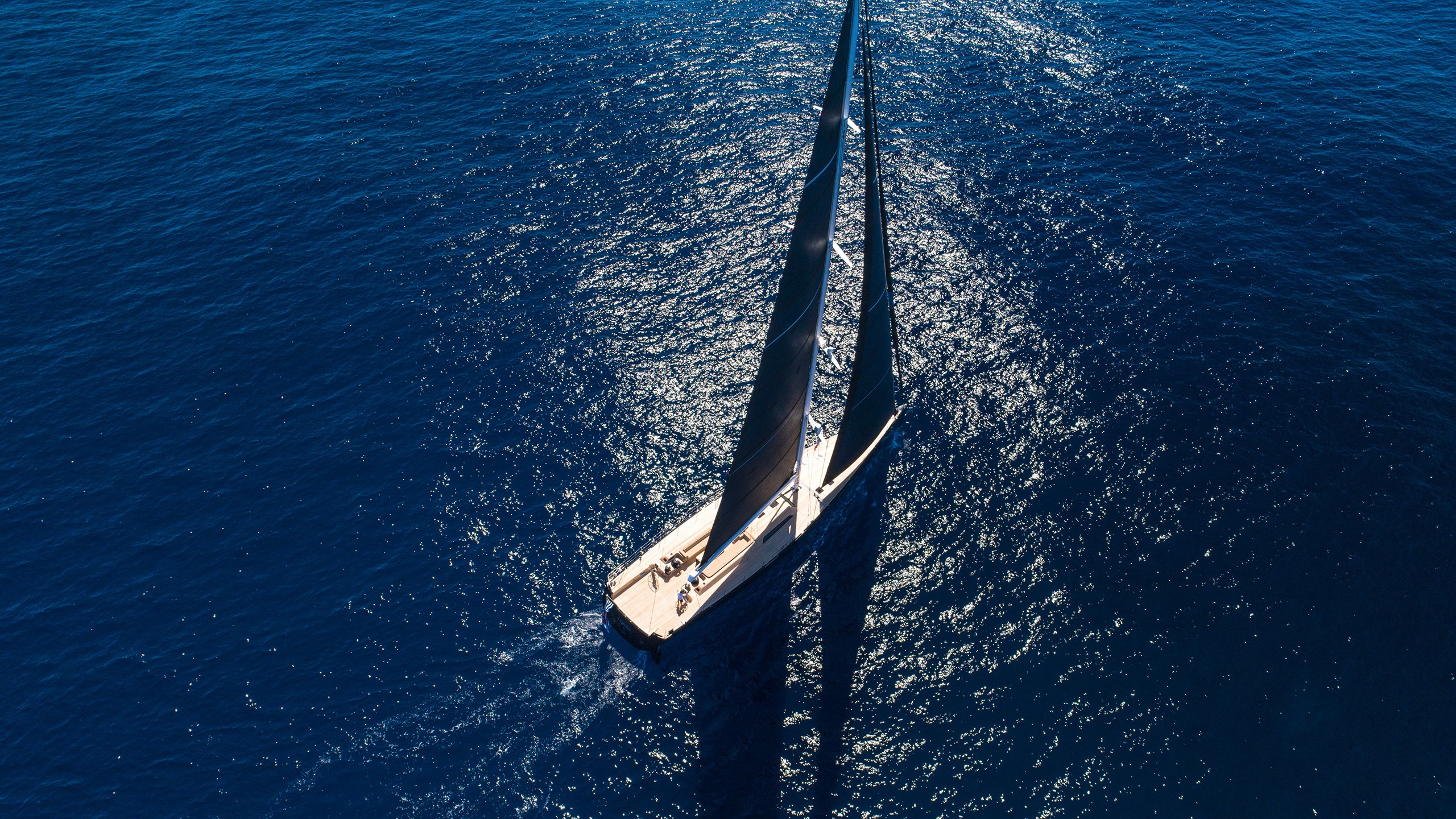 Sailboat sailing on the blue ocean HD Wallpaper