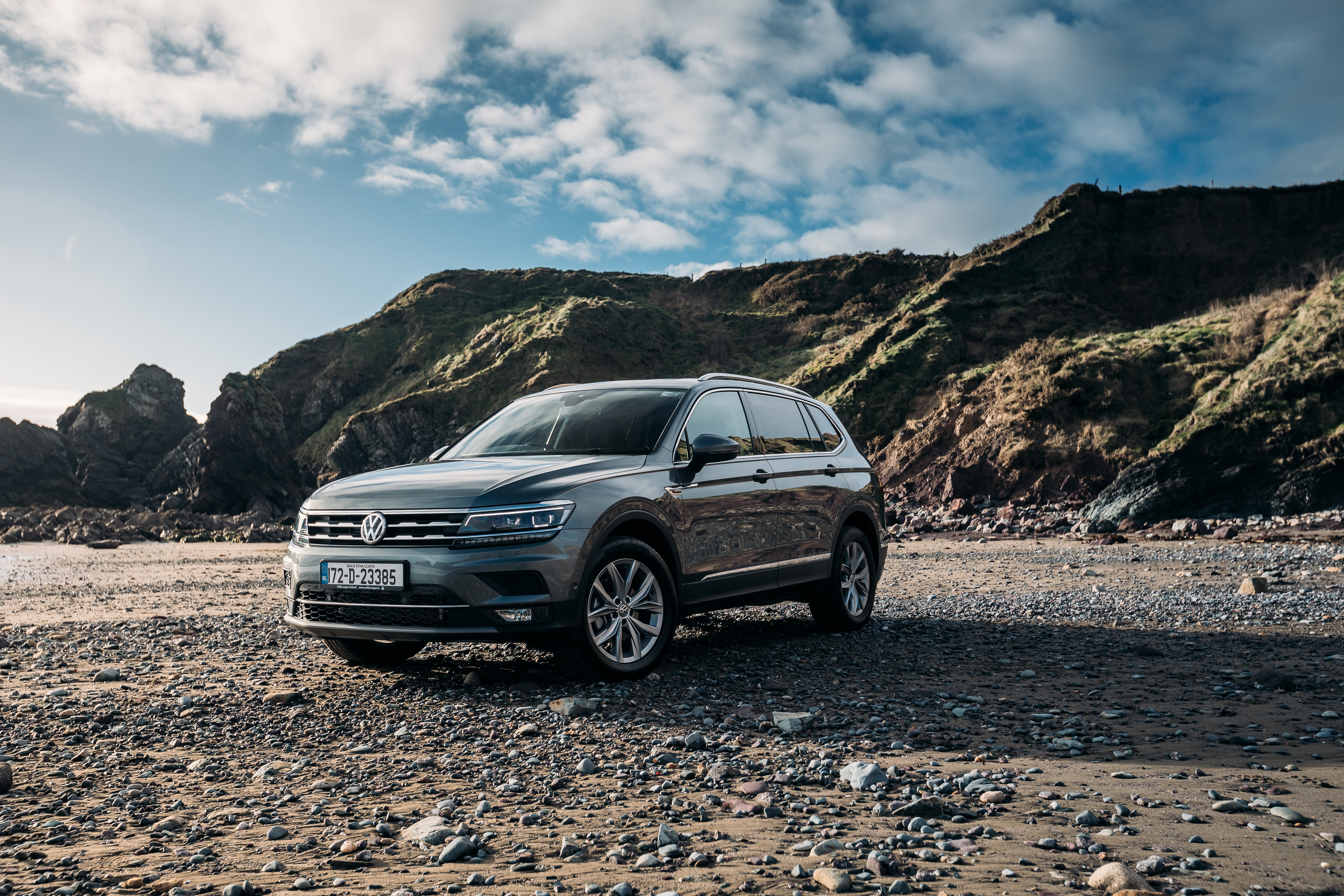 Volkswagen Tiguan Allspace 4K SUV on a beach HD Wallpaper