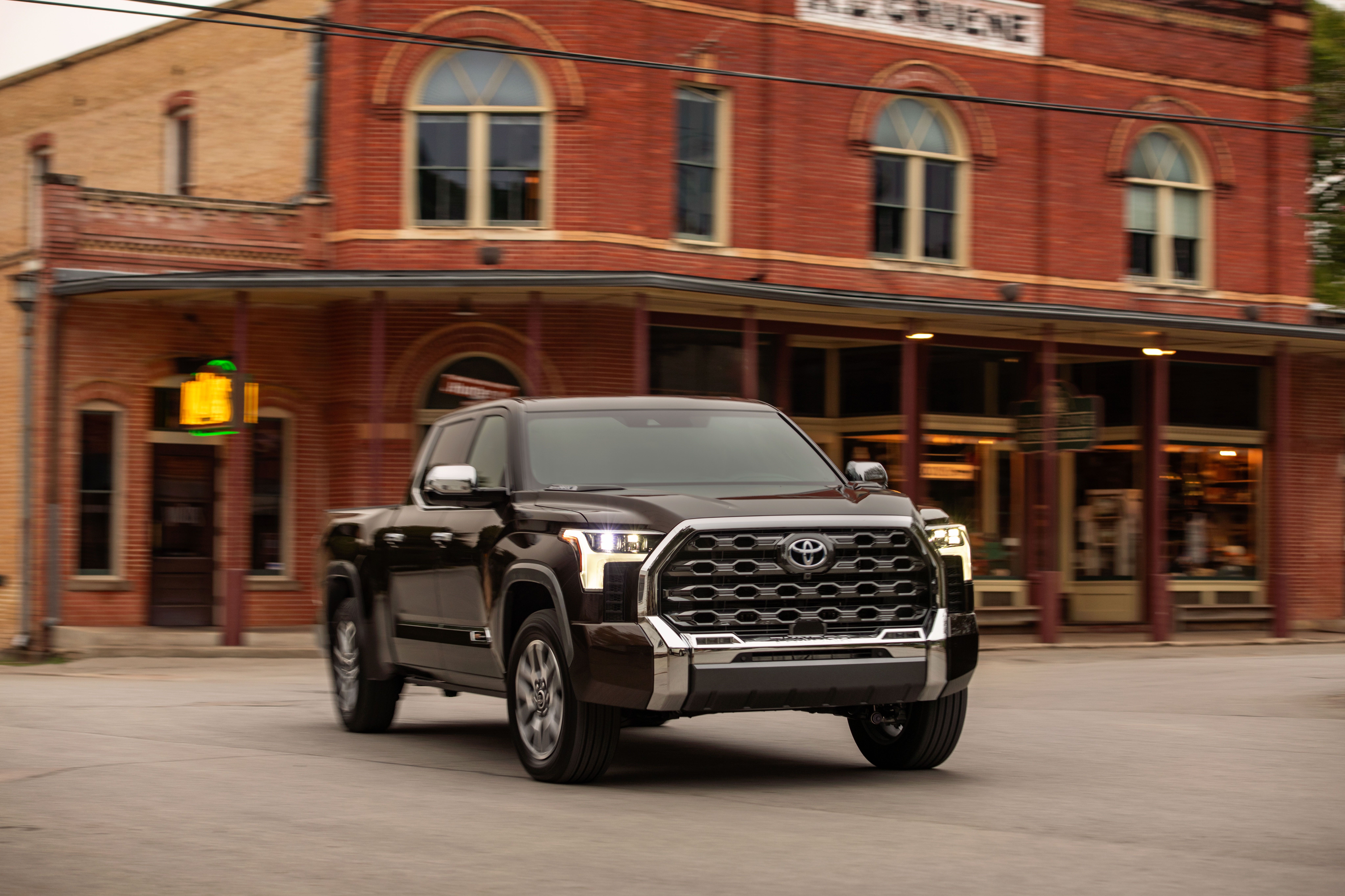 Toyota Tundra CrewMax 1794 Edition driving HD Wallpaper