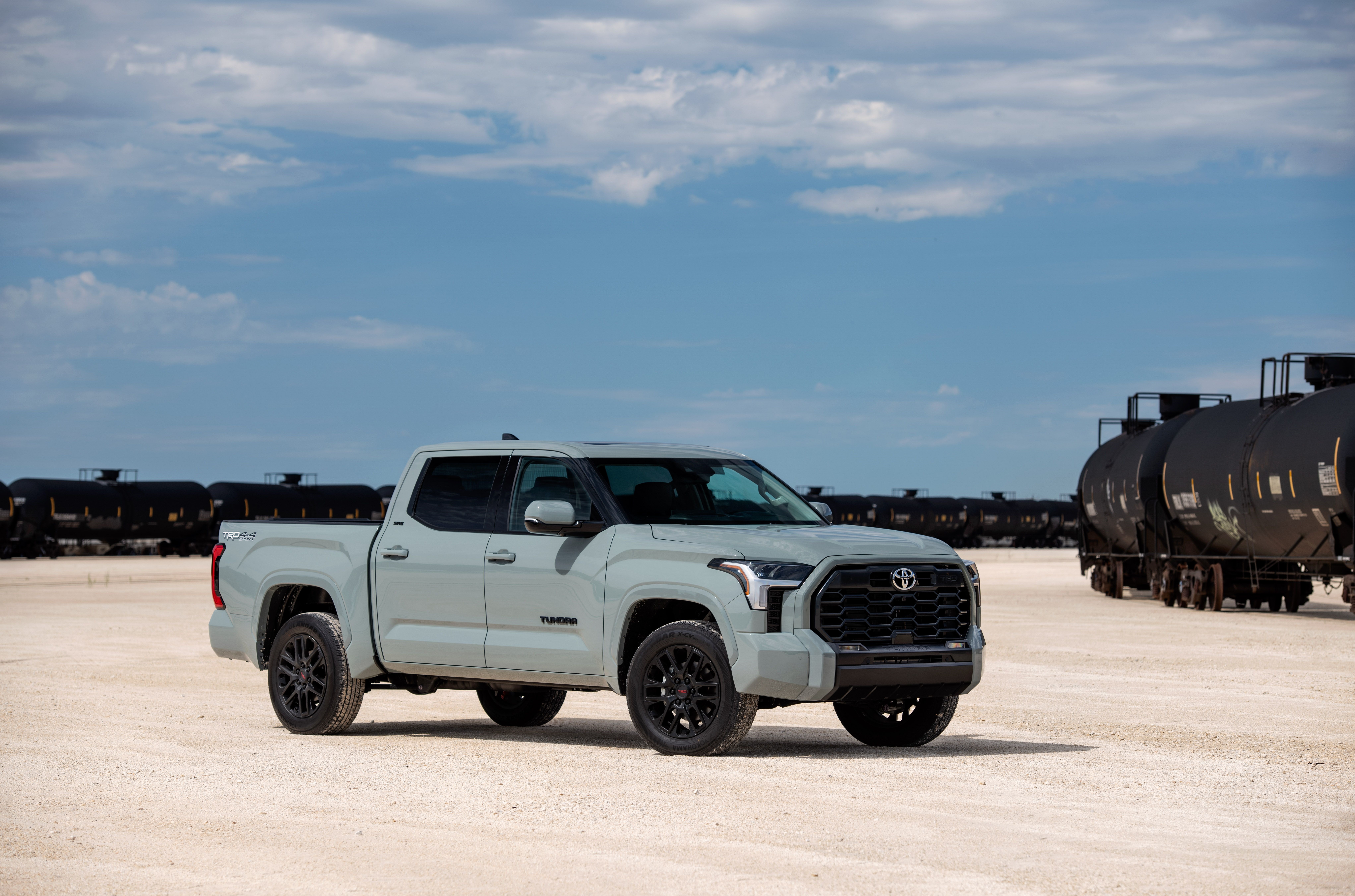 Toyota Tundra TRD SR5 CrewMax truck HD Wallpaper