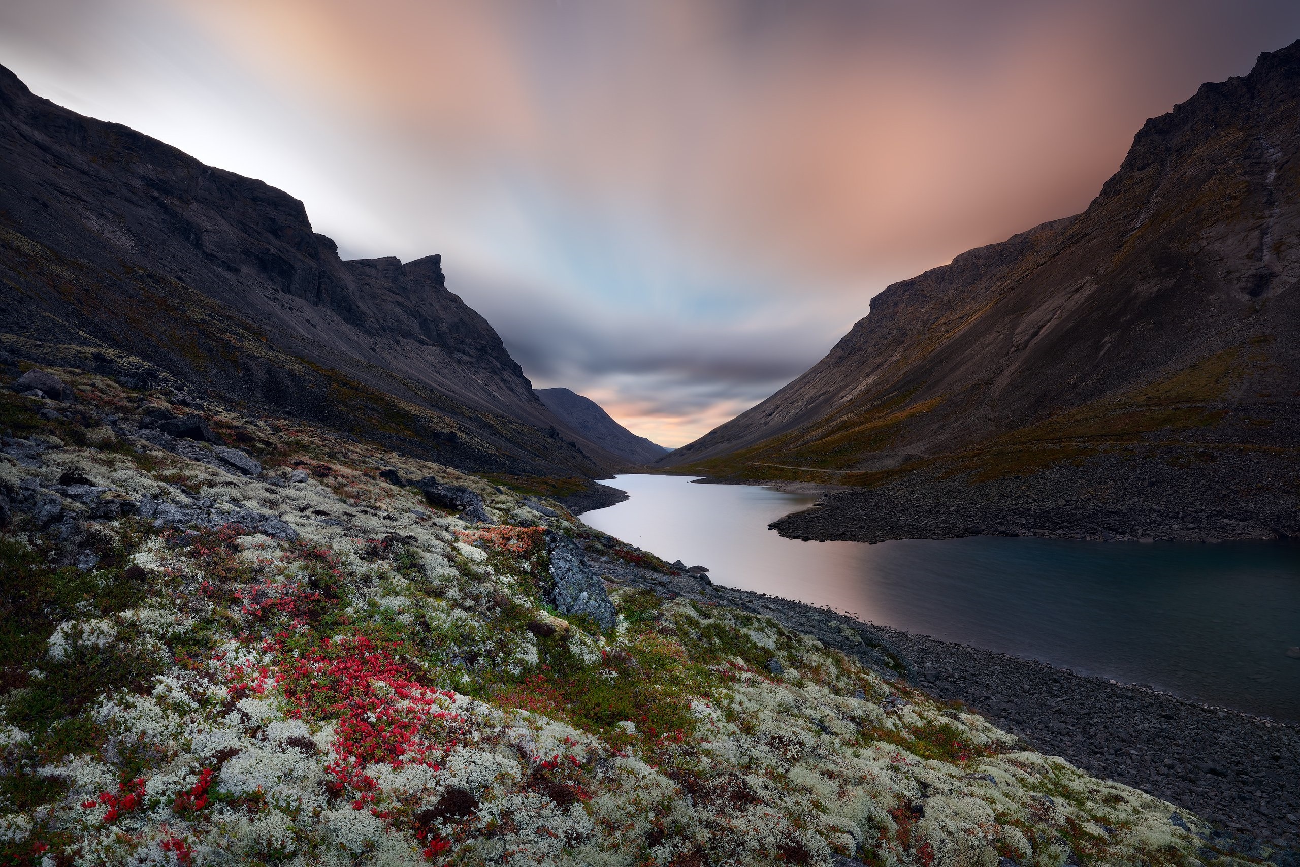 Kukisvumchorr Pass and Long Lake, Khibiny Mountains, Russia HD Wallpaper