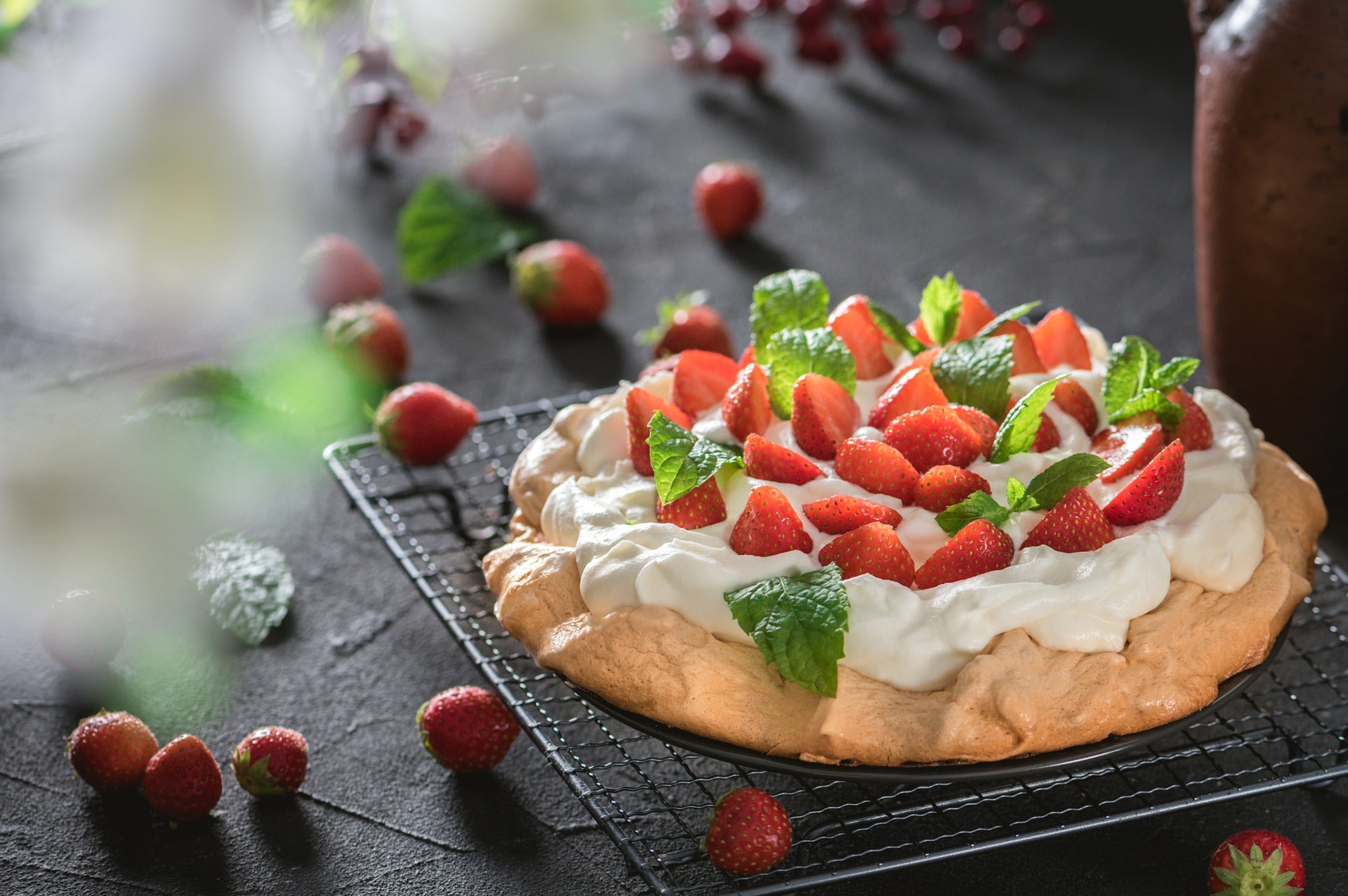 Pavlova with strawberries and cream HD Wallpaper