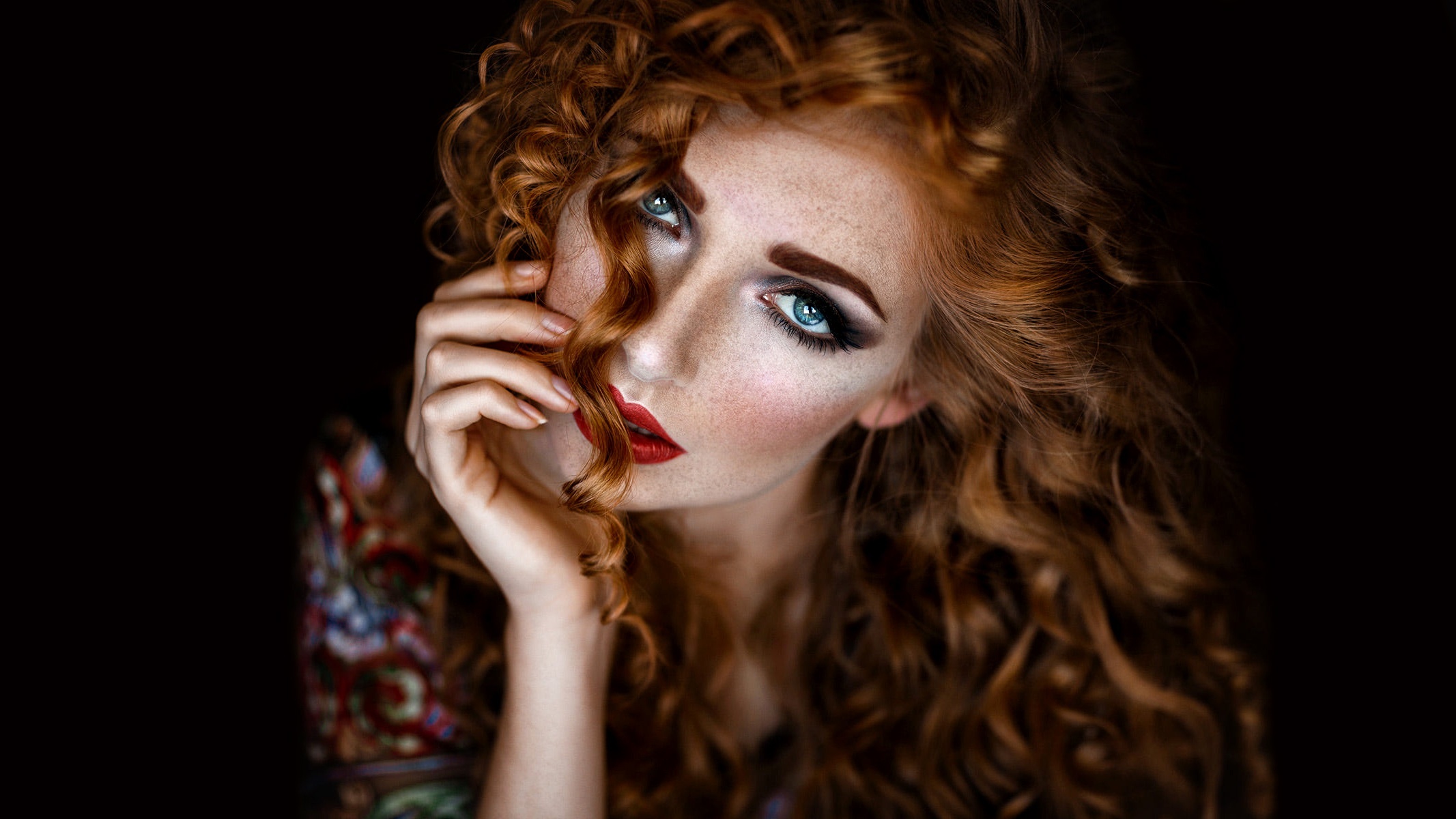 Redhead woman with blue eyes and curly hair HD Wallpaper