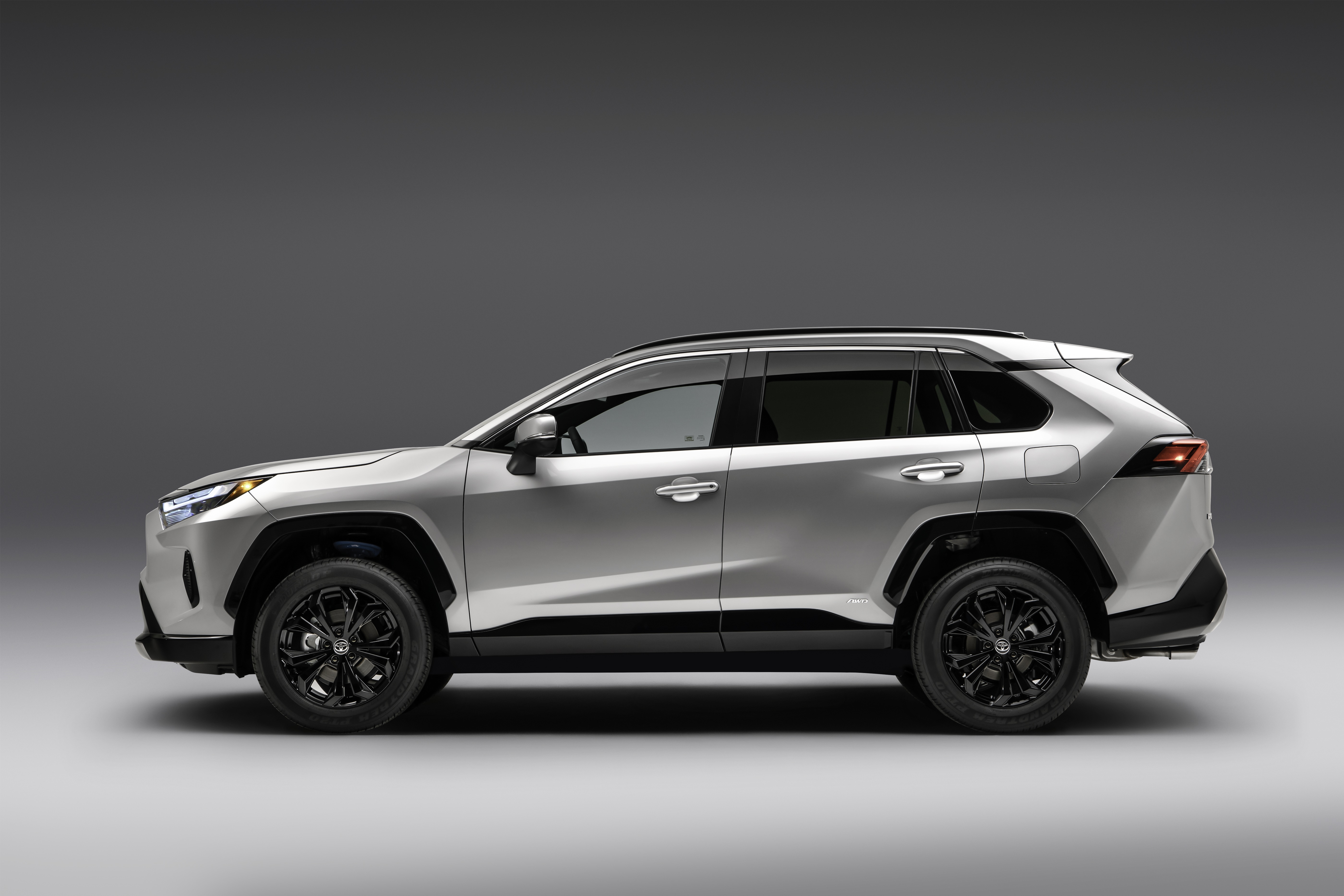 Toyota RAV4 SE Hybrid SUV HD Wallpaper