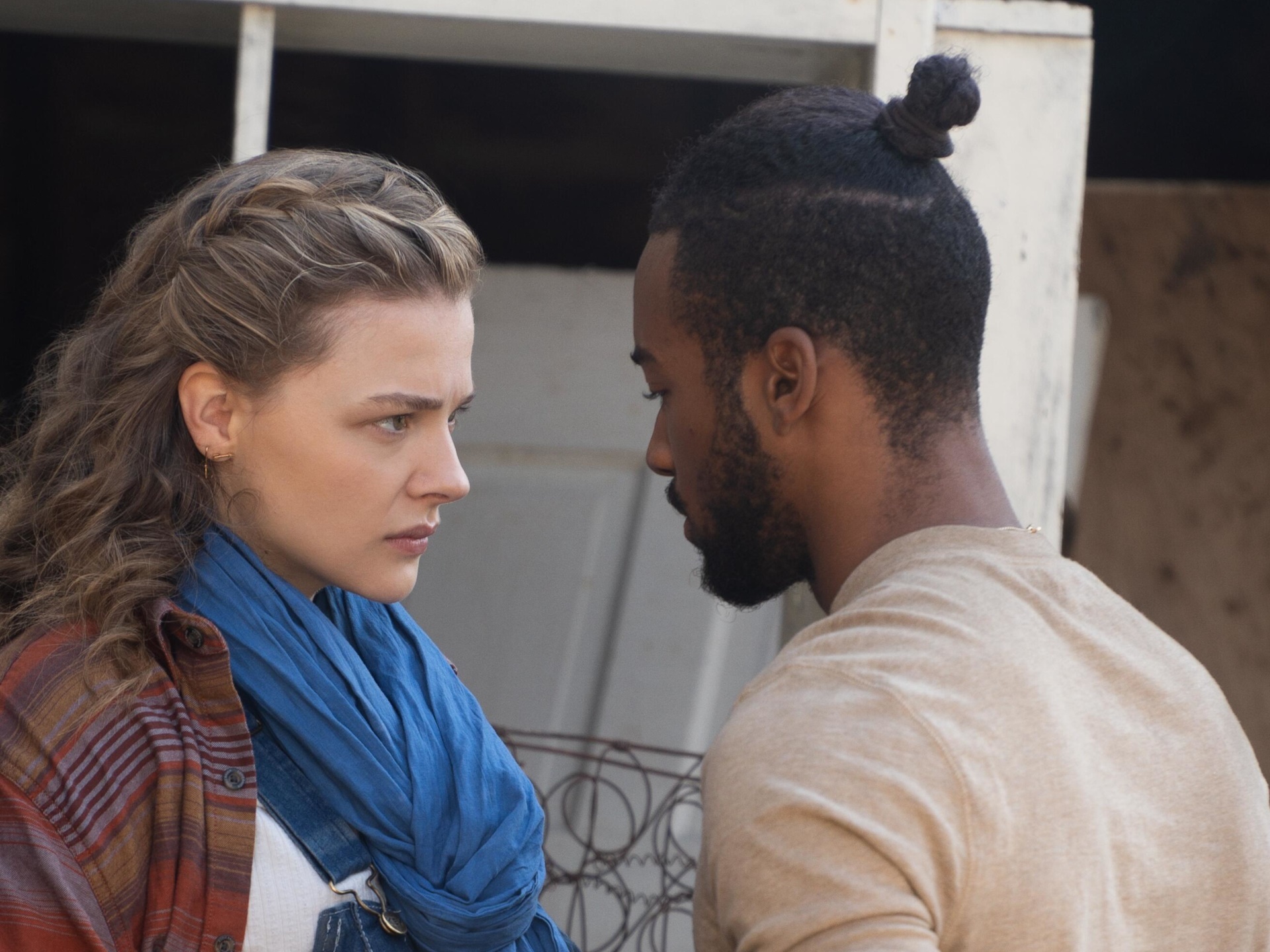 Chloë Grace Moretz and Algee Smith in Mother/Android HD Wallpaper