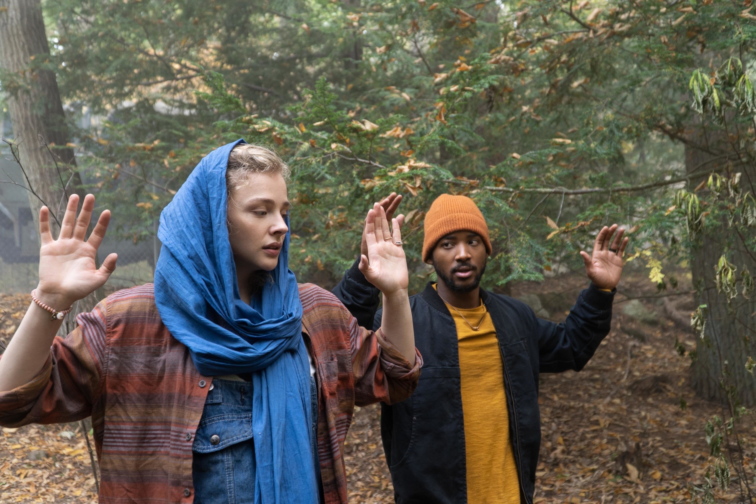 Chloë Grace Moretz and Algee Smith in Mother/Android HD Wallpaper