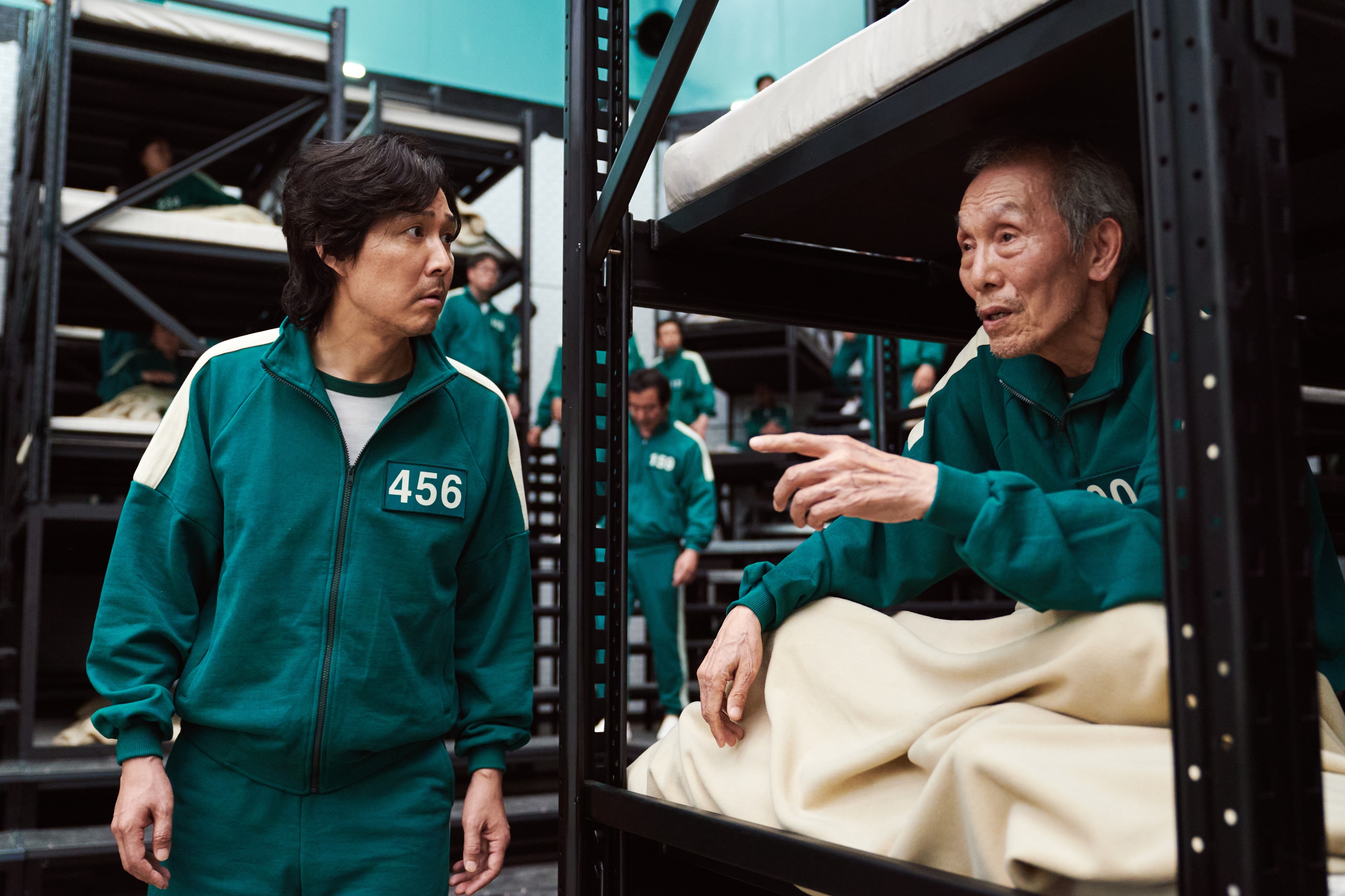 Squid Game 4K: Lee Jung-jae and O Yeong-su in dorm HD Wallpaper