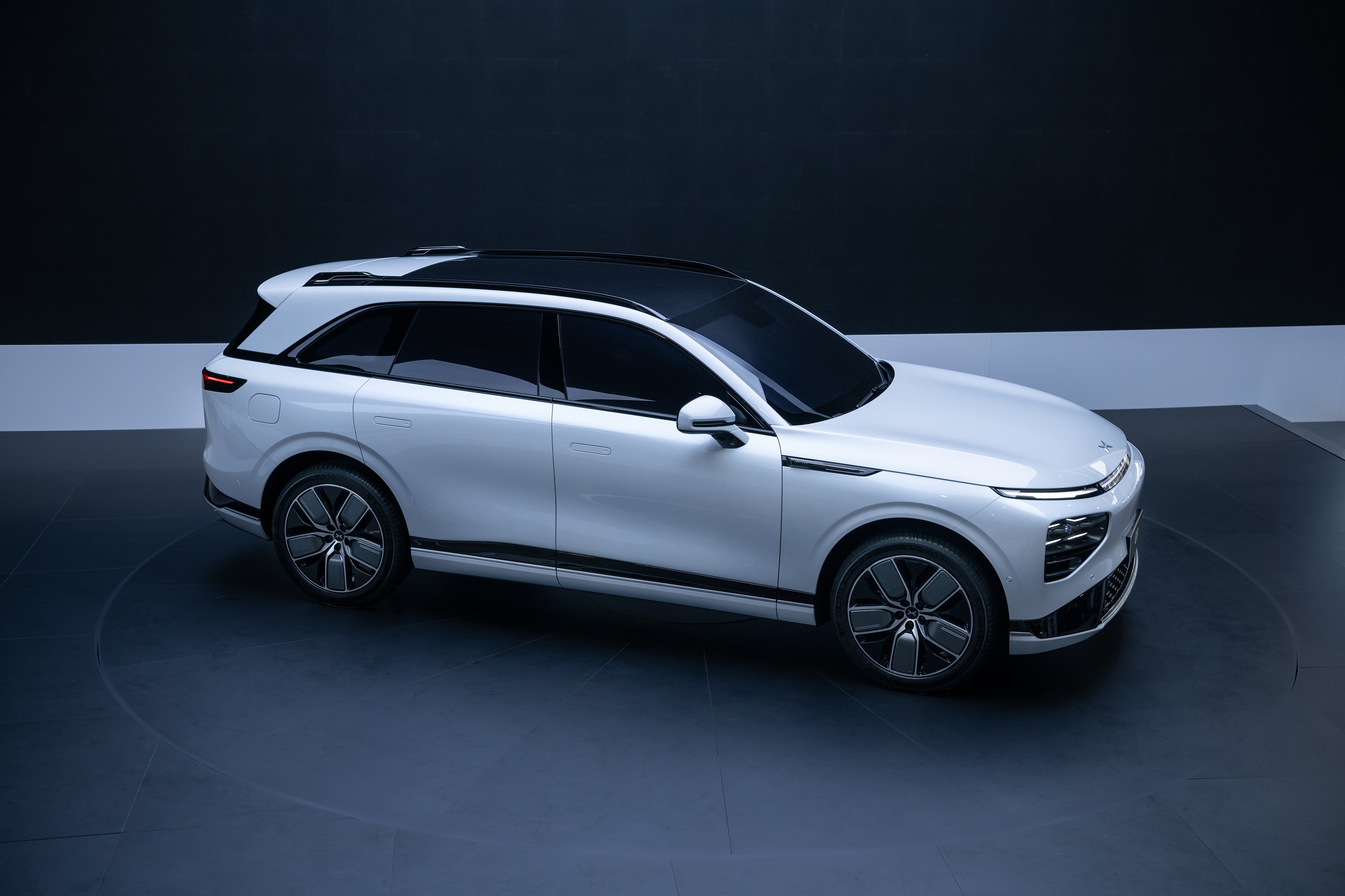 Xpeng G9 4K Electric SUV HD Wallpaper