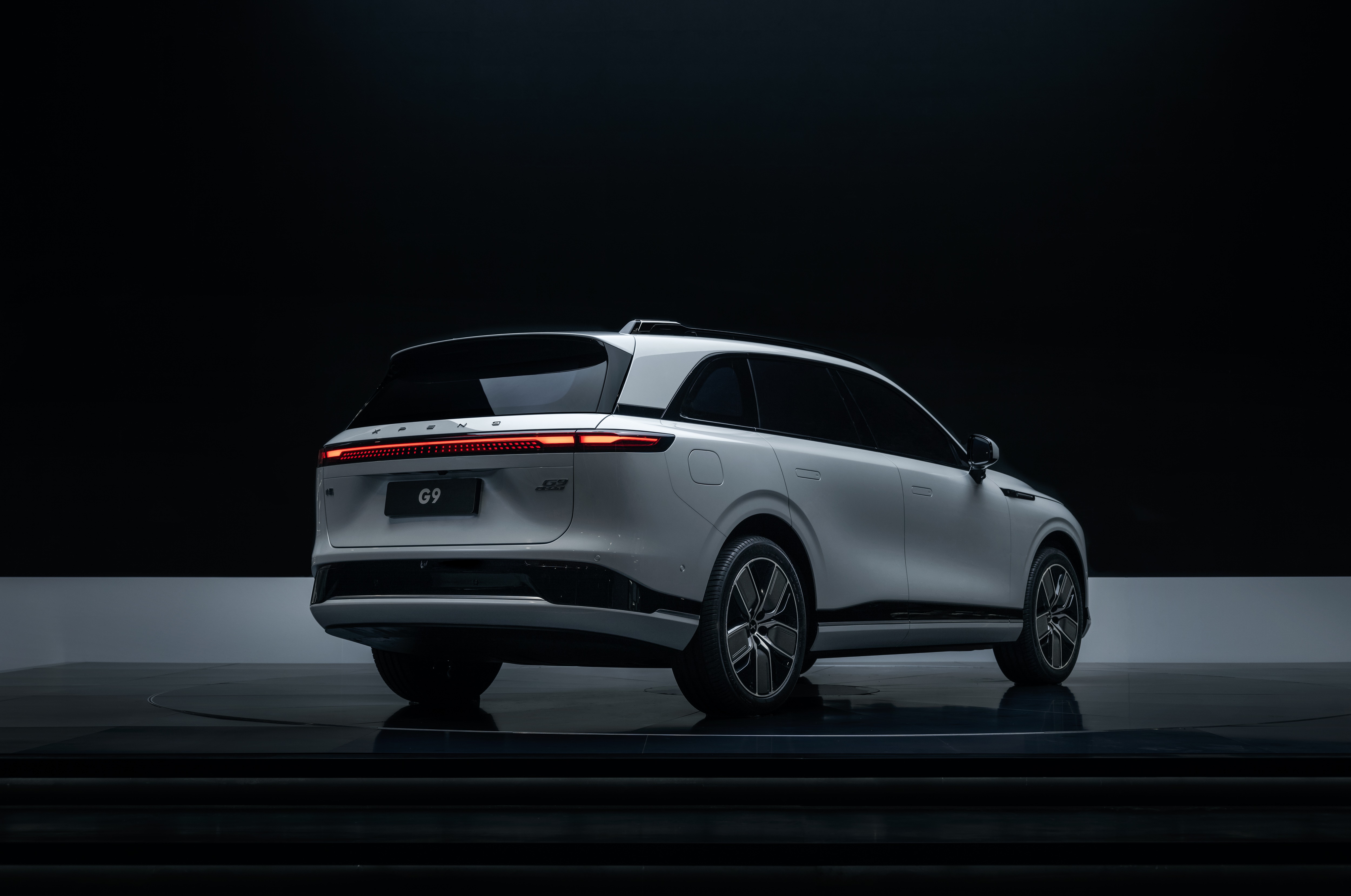 Xpeng G9 SUV 4K HD Wallpaper