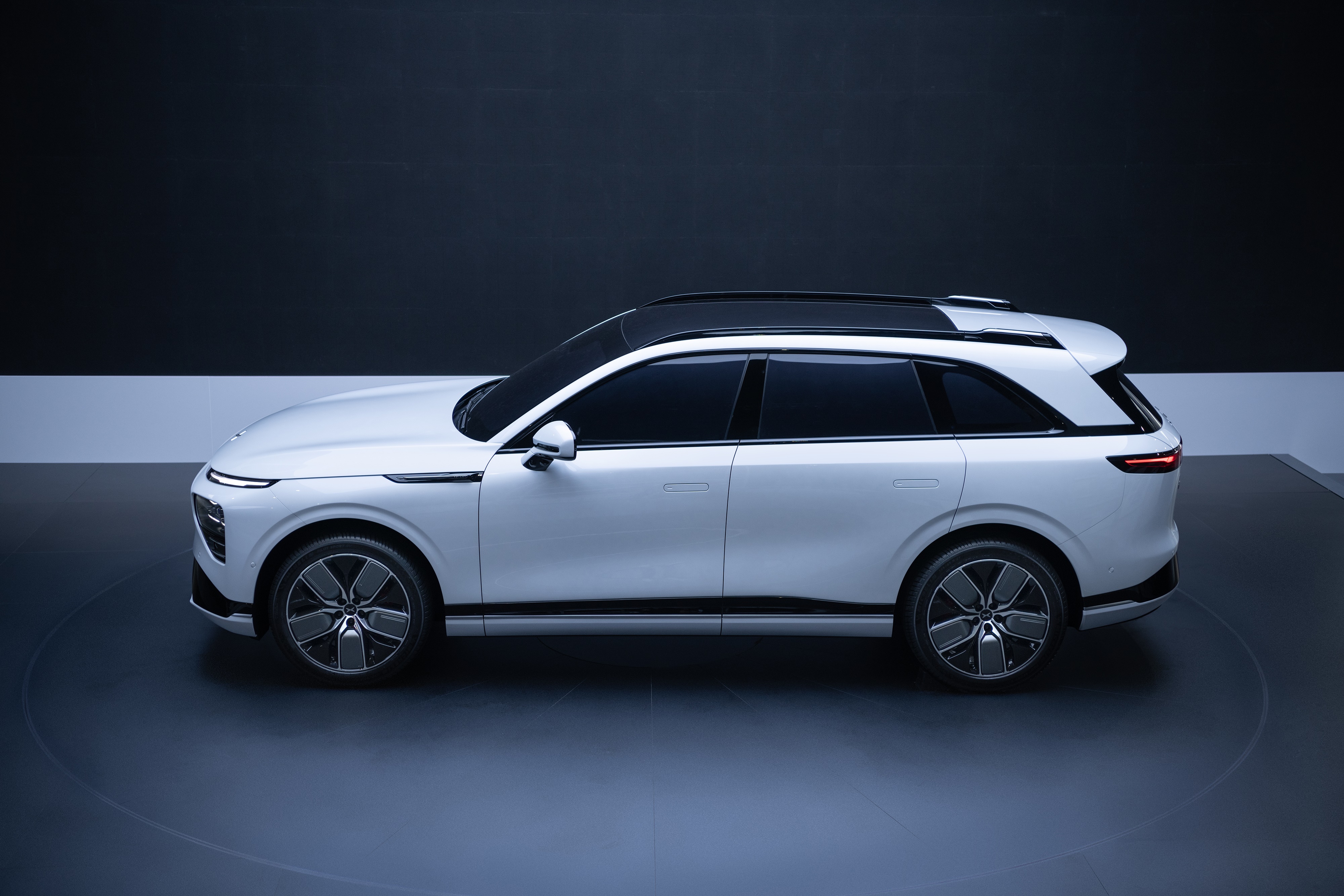 Xpeng G9 4K Electric SUV HD Wallpaper