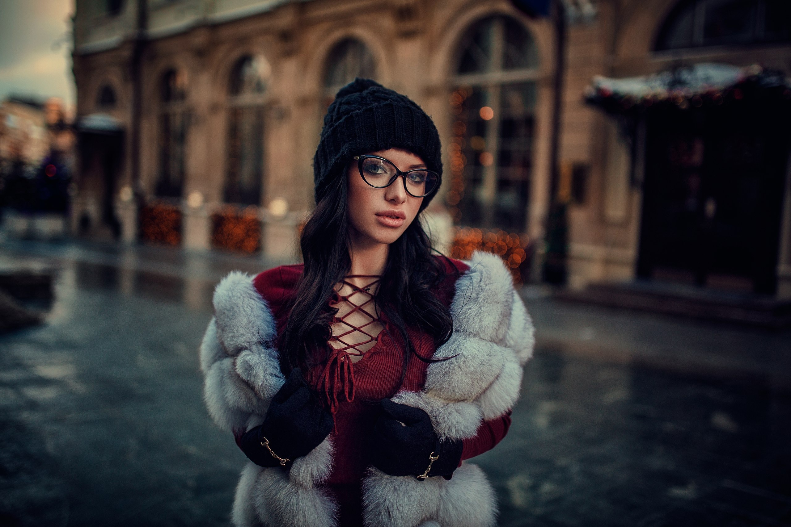 Nastya Salosina wearing a black hat and glasses HD Wallpaper